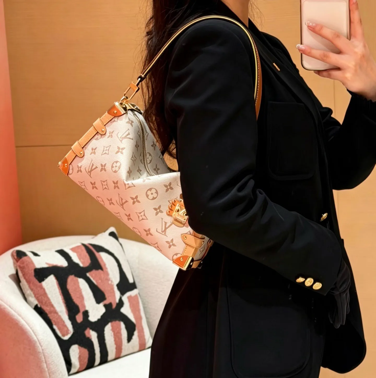 Women's Classic Handbags LOUIS VUITTON 17590121