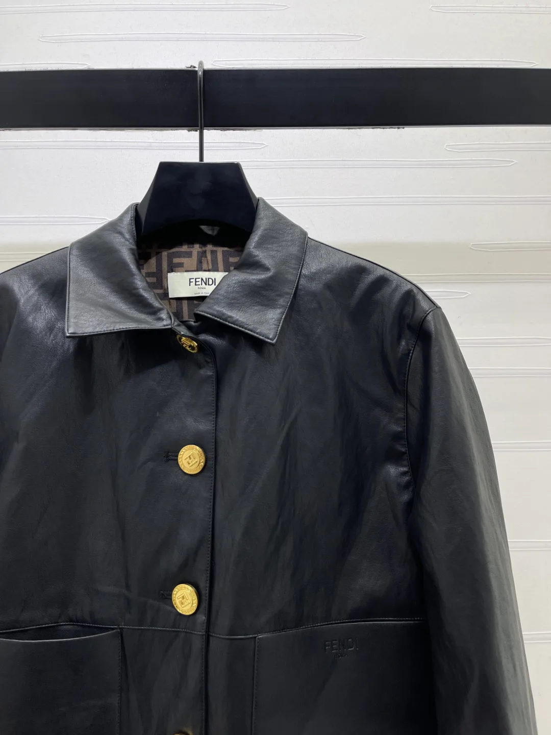 Women's Leather Jackets And Sheepskin Coats FENDI 18437134
