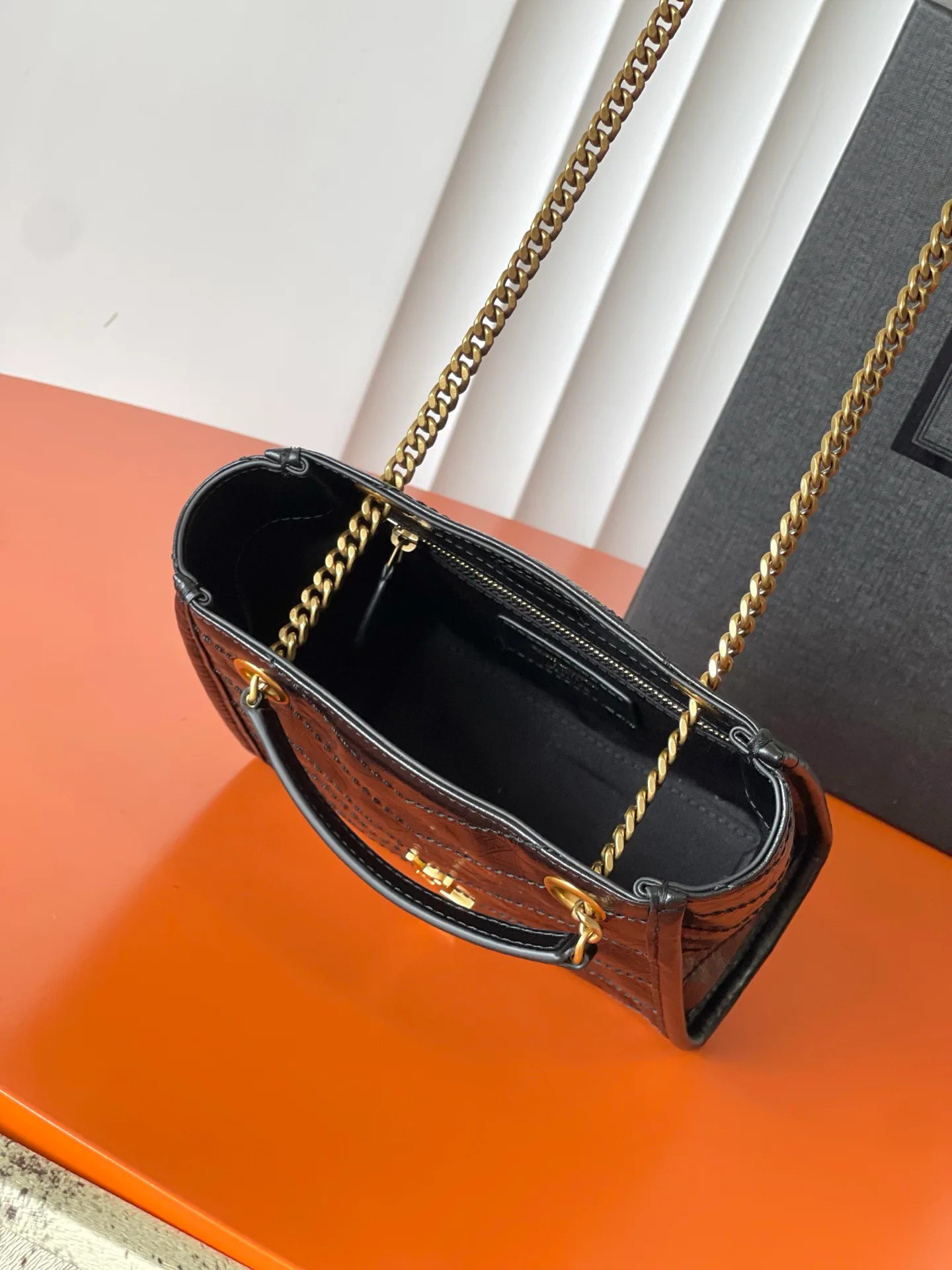 Классические Сумки Женские Saint Laurent 18610989
