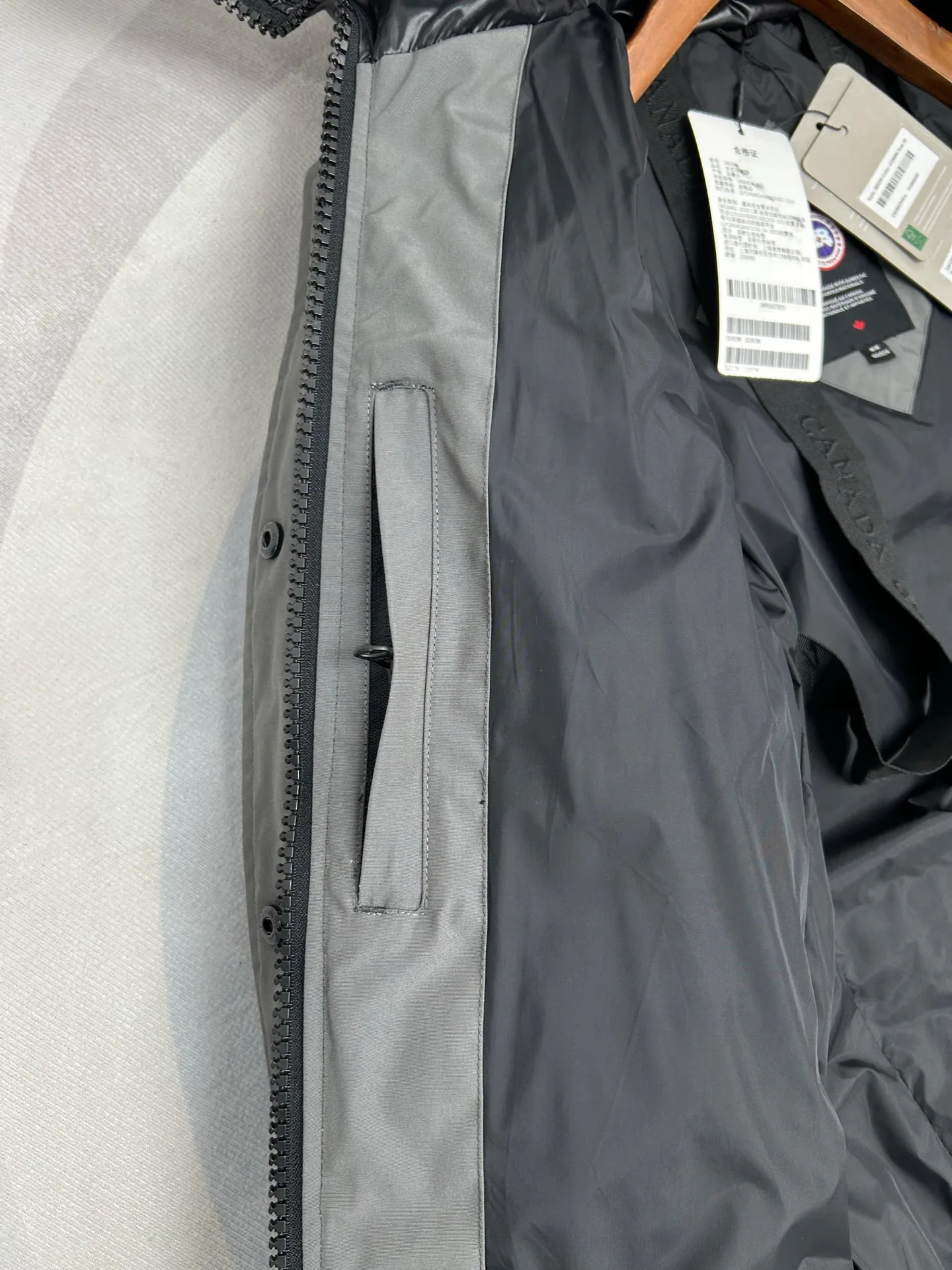 Women's Jackets And Down Jackets CANADA GOOSE 18188605