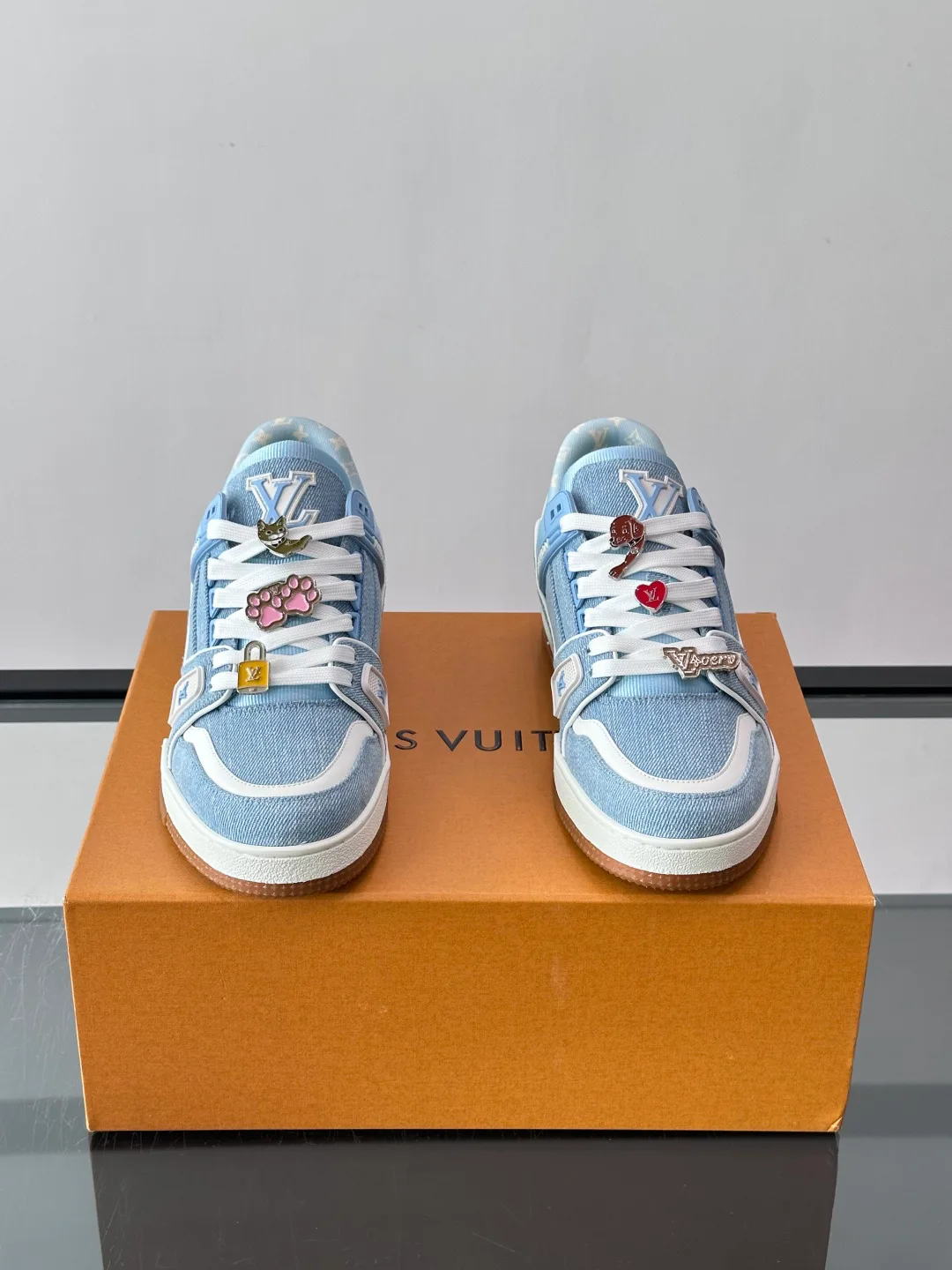 Men's Sneakers LOUIS VUITTON 18102715