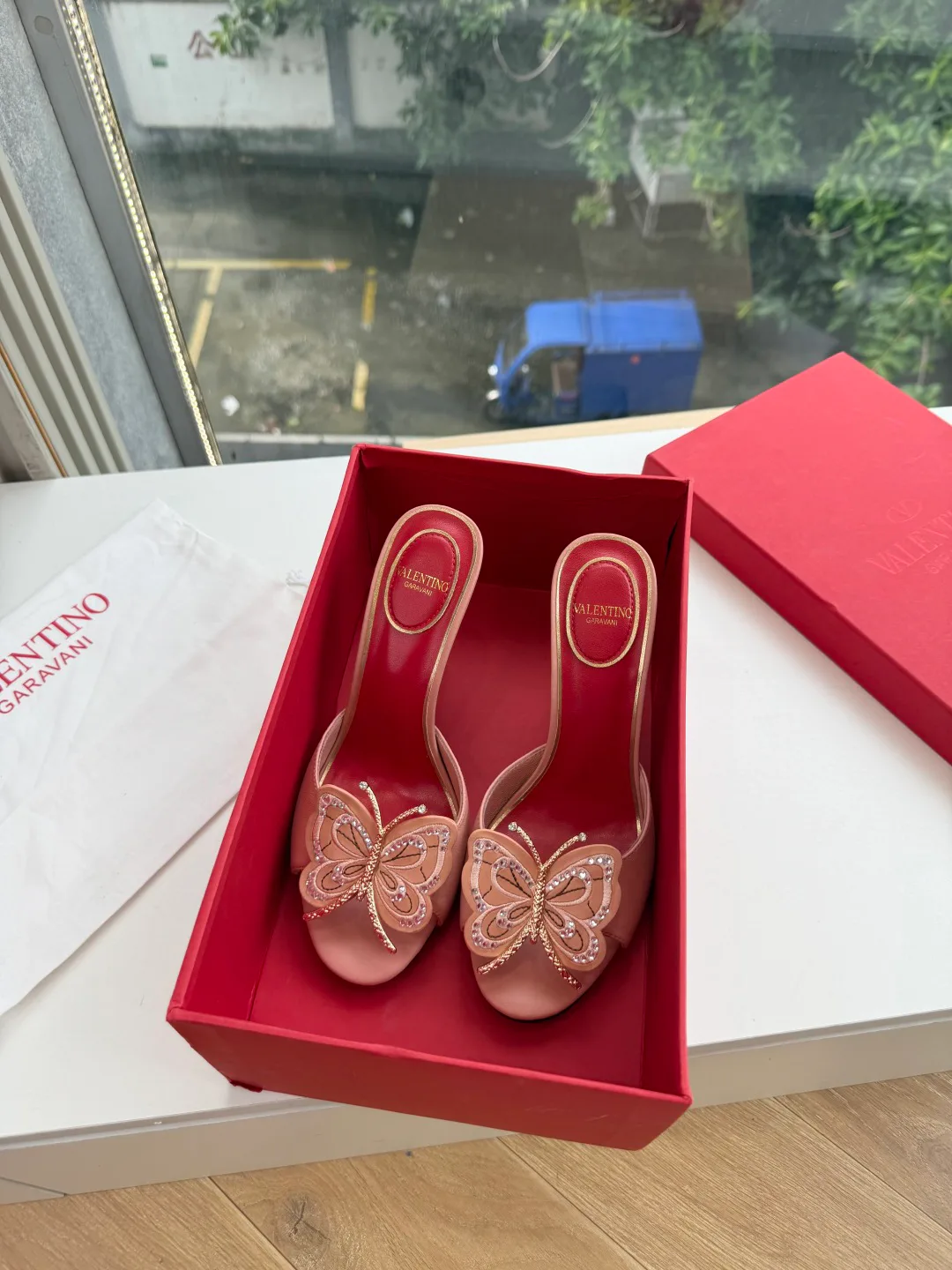 Women's Open-Toe Sandals VALENTINO 18142682