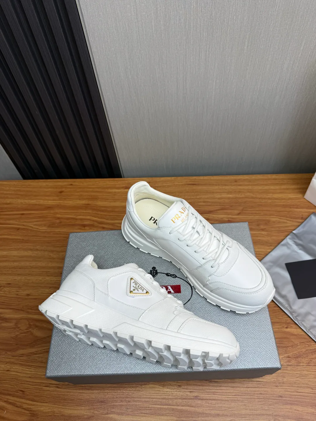 Men's Sneakers PRADA 18418642