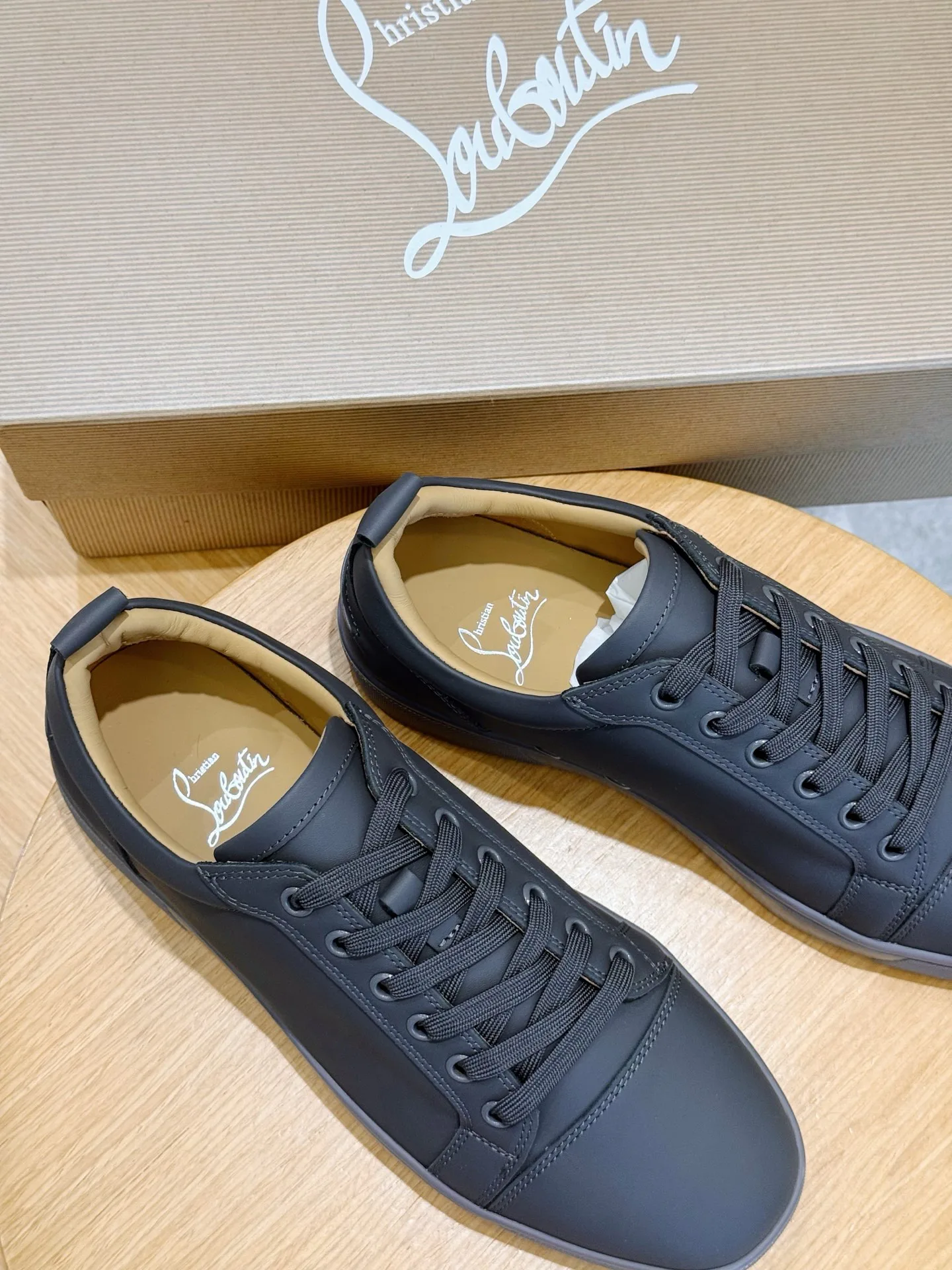 Men's Sneakers CHRISTIAN LOUBOUTIN 18100989