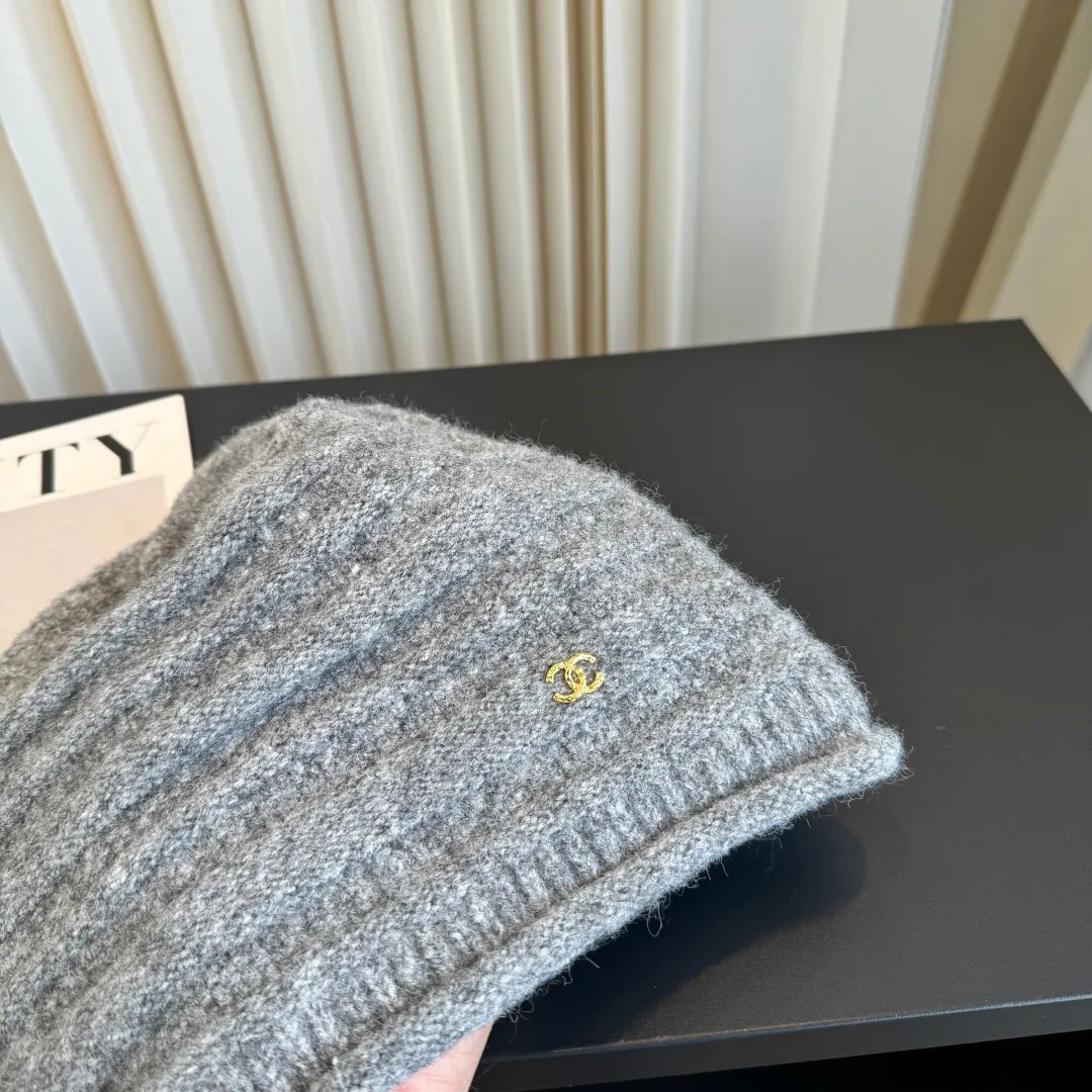 Hats CHANEL 18198462