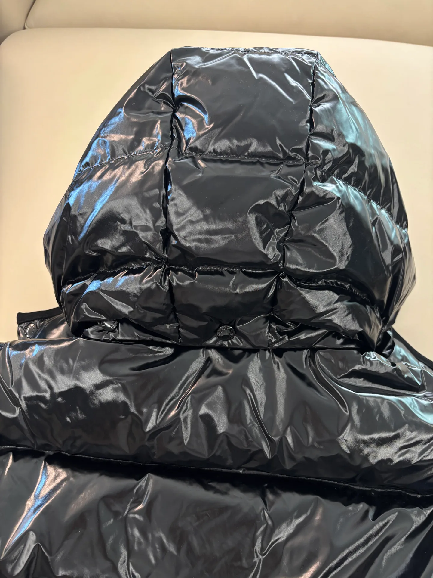 Women's Jackets And Down Jackets MONCLER 18468708