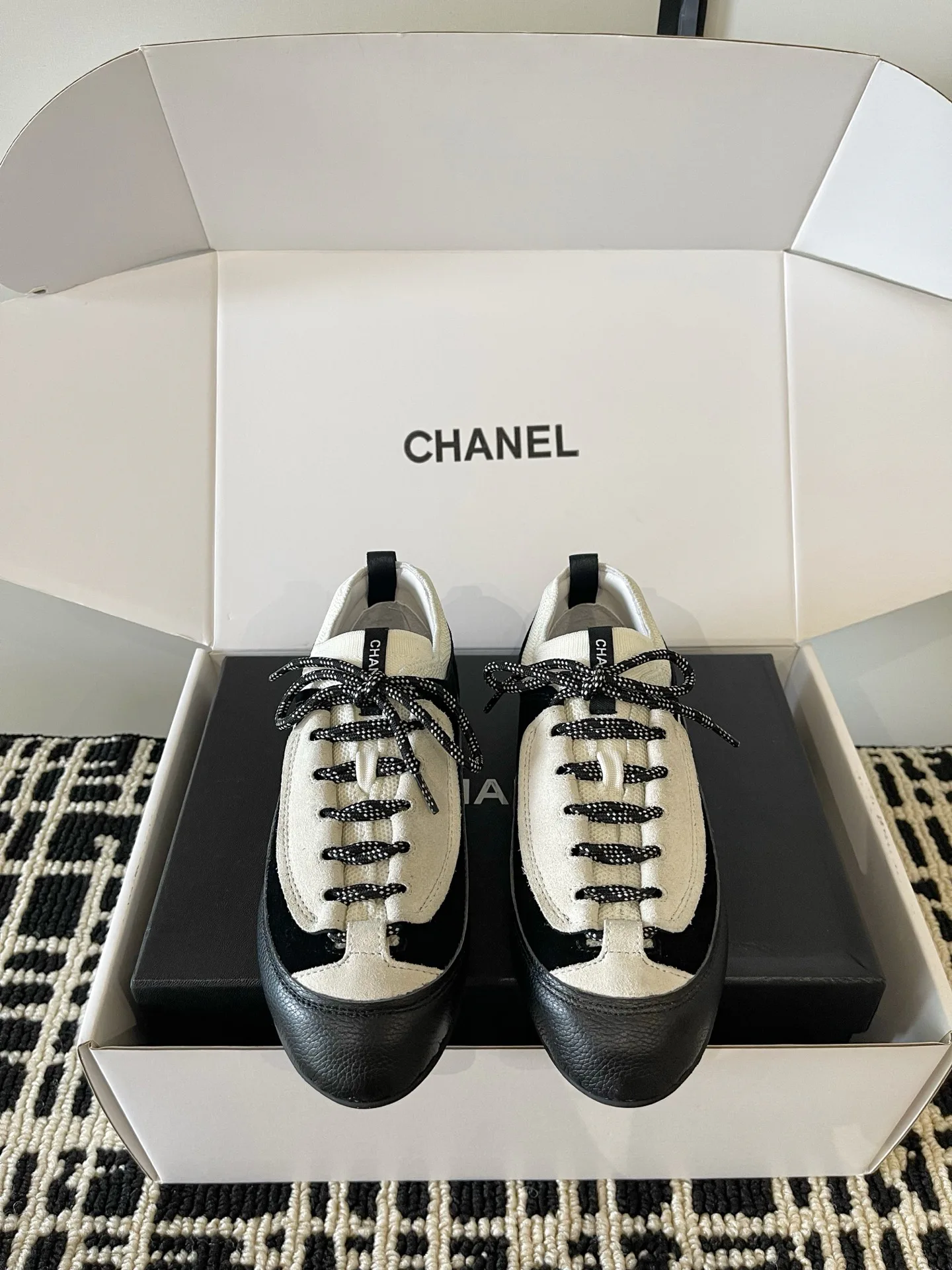 Women's Sneakers CHANEL 17866984