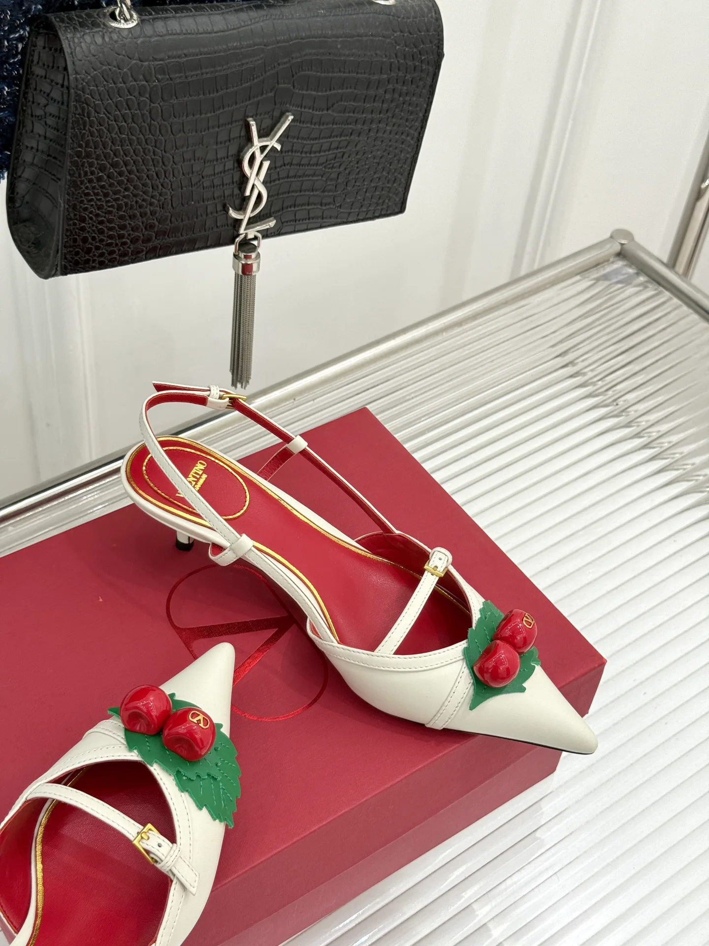 Women's Open-Toe Sandals VALENTINO 16986236