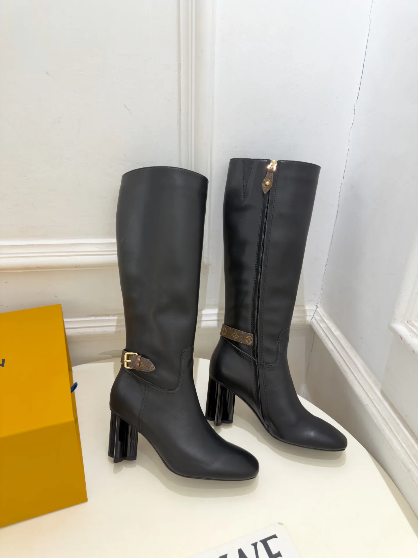 Women's Boots LOUIS VUITTON 18370310