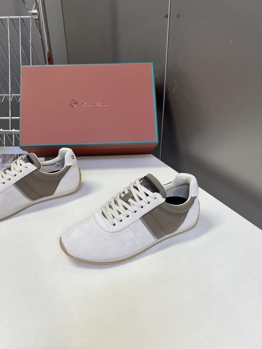 Women's Sneakers LORO PIANA 17449336