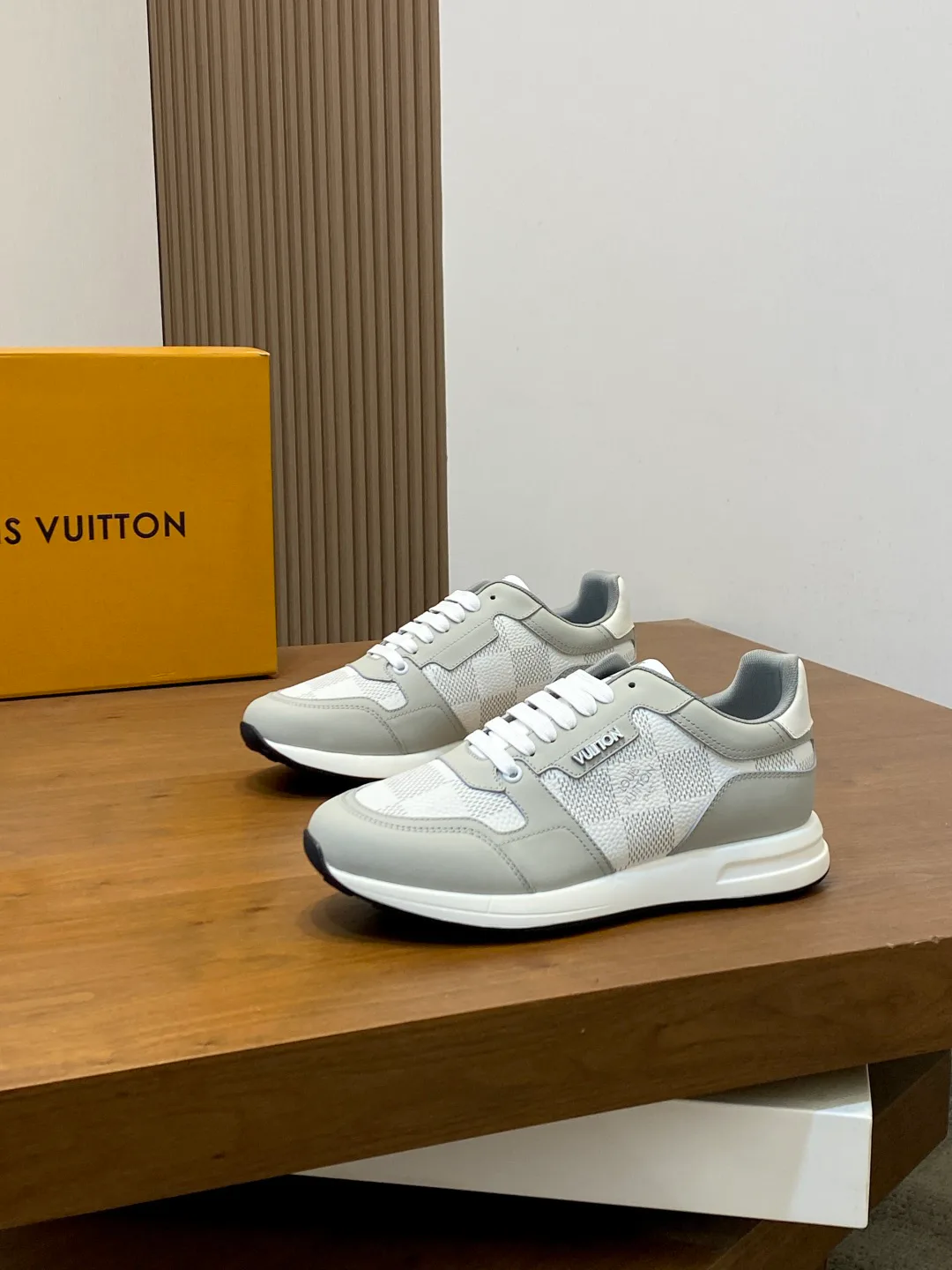 Men's Sneakers LOUIS VUITTON 18274584