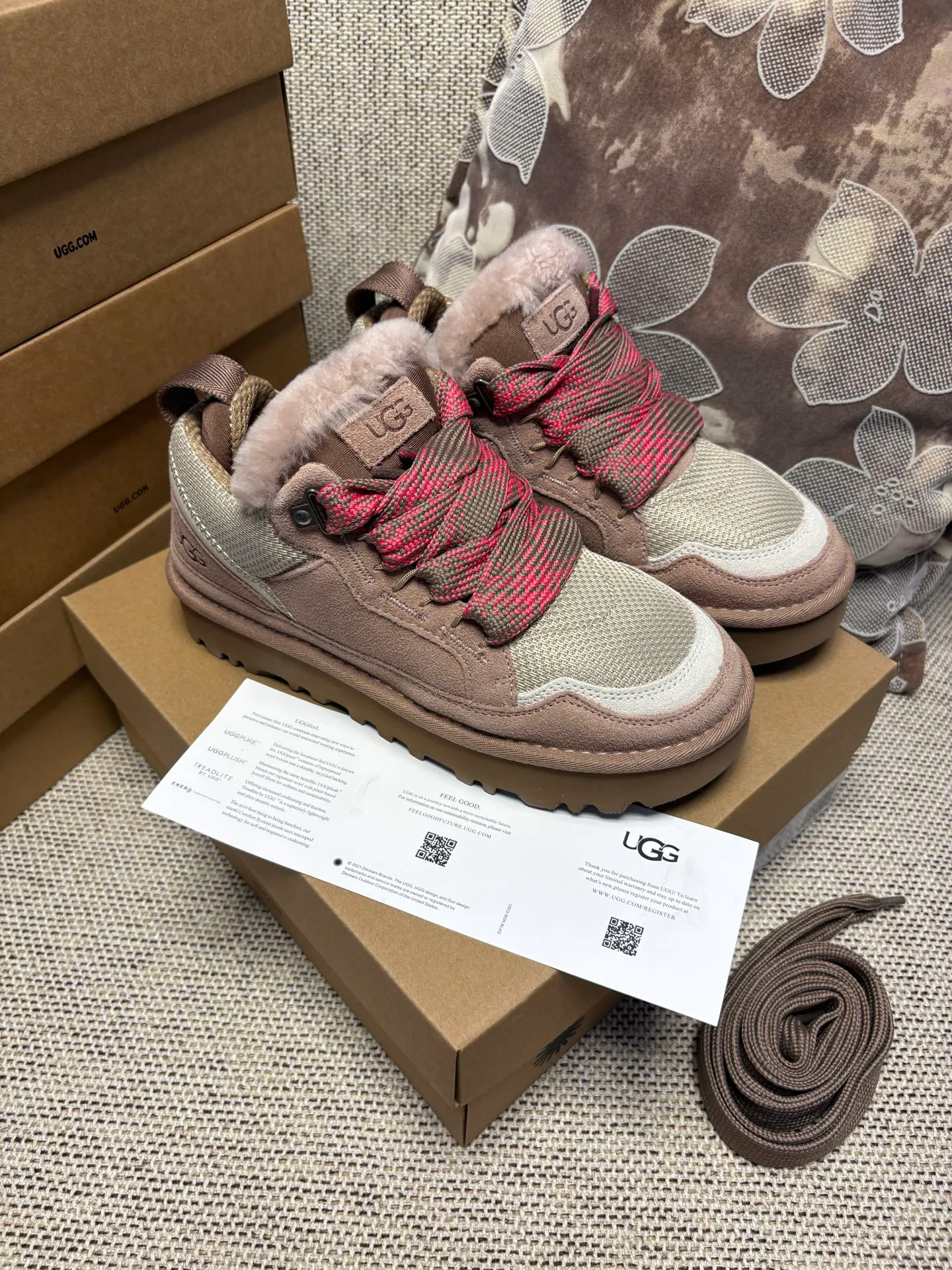 Women's Sneakers UGG 18104027