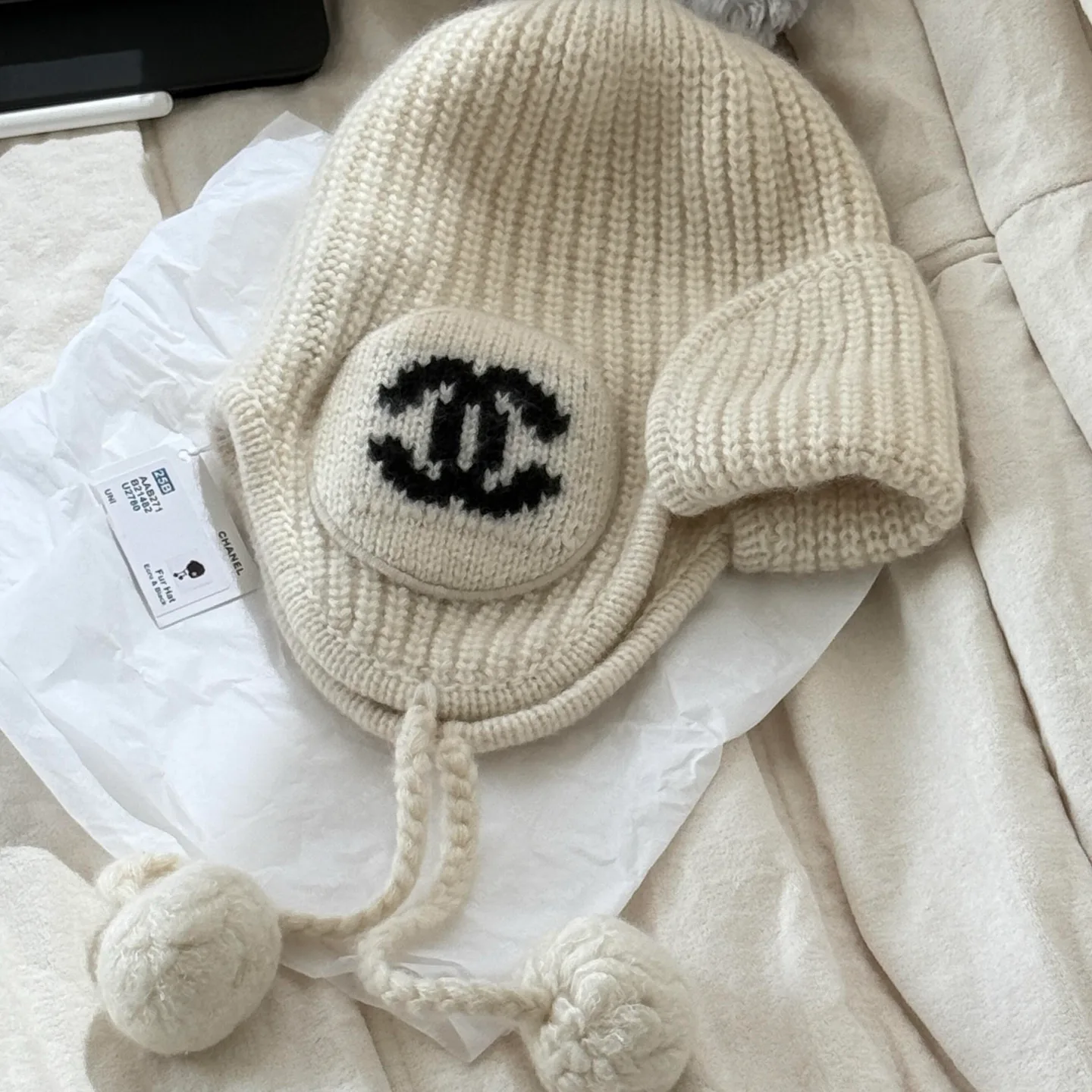 Hats CHANEL 18347816