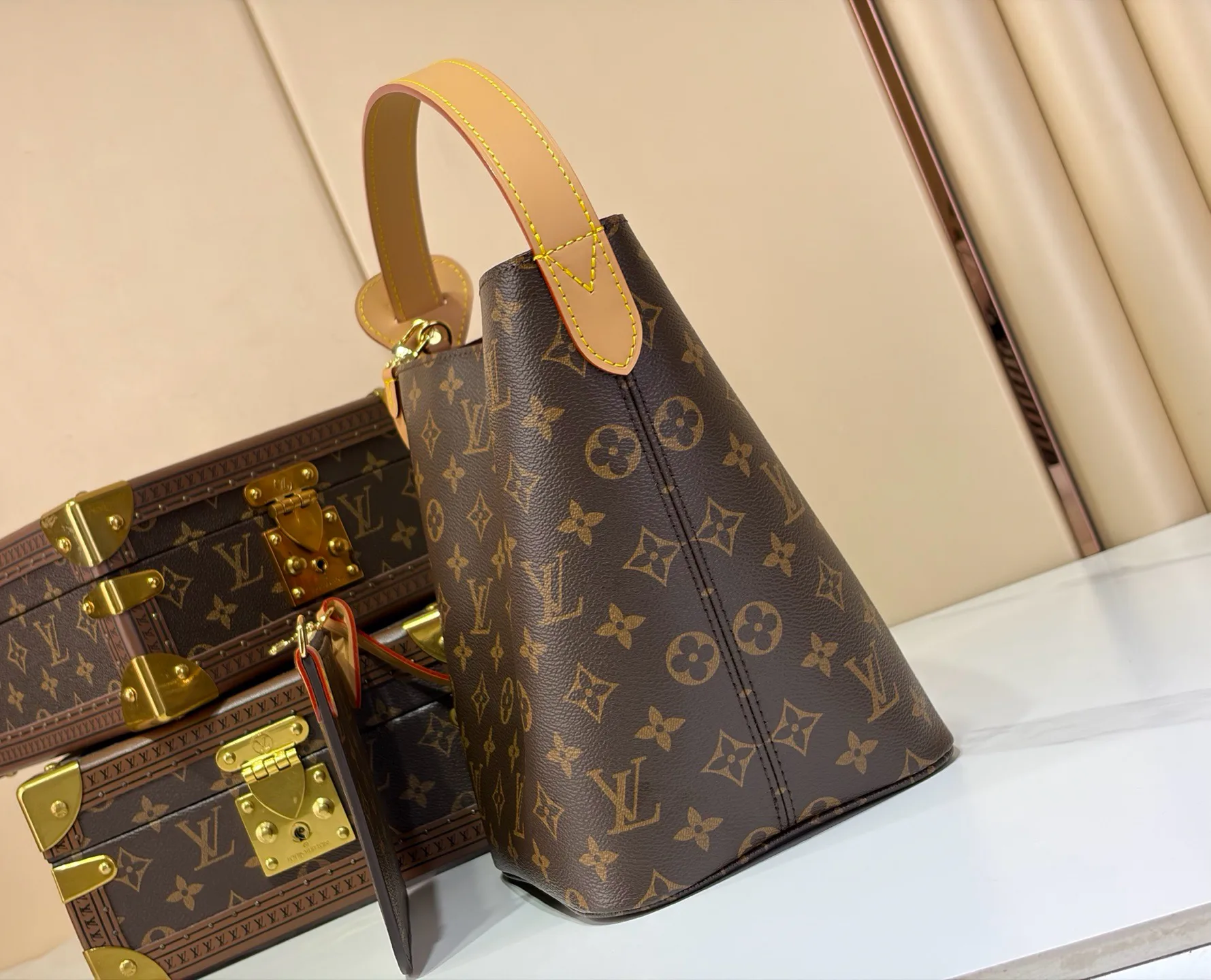 Women's Classic Handbags LOUIS VUITTON 17499366