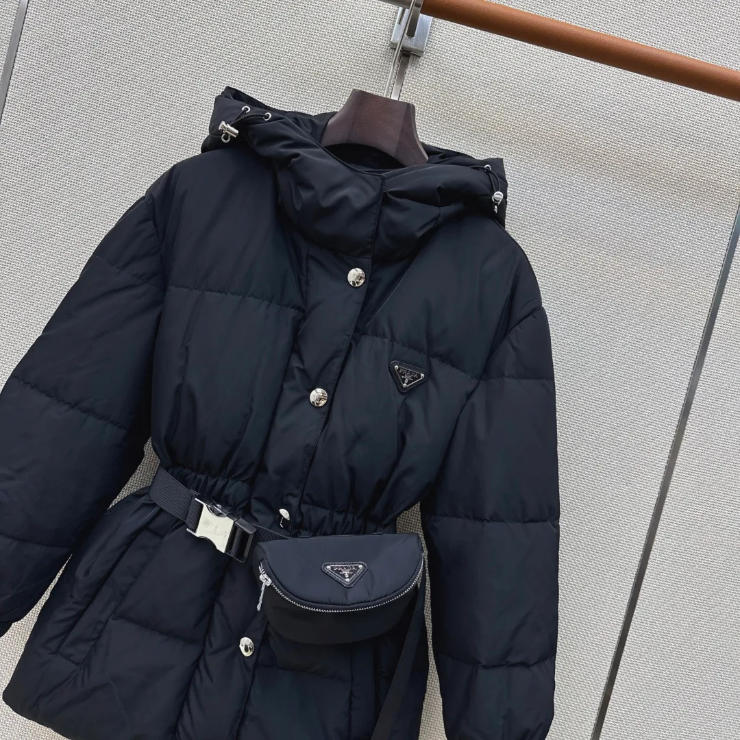 Women's Jackets And Down Jackets PRADA 17984608