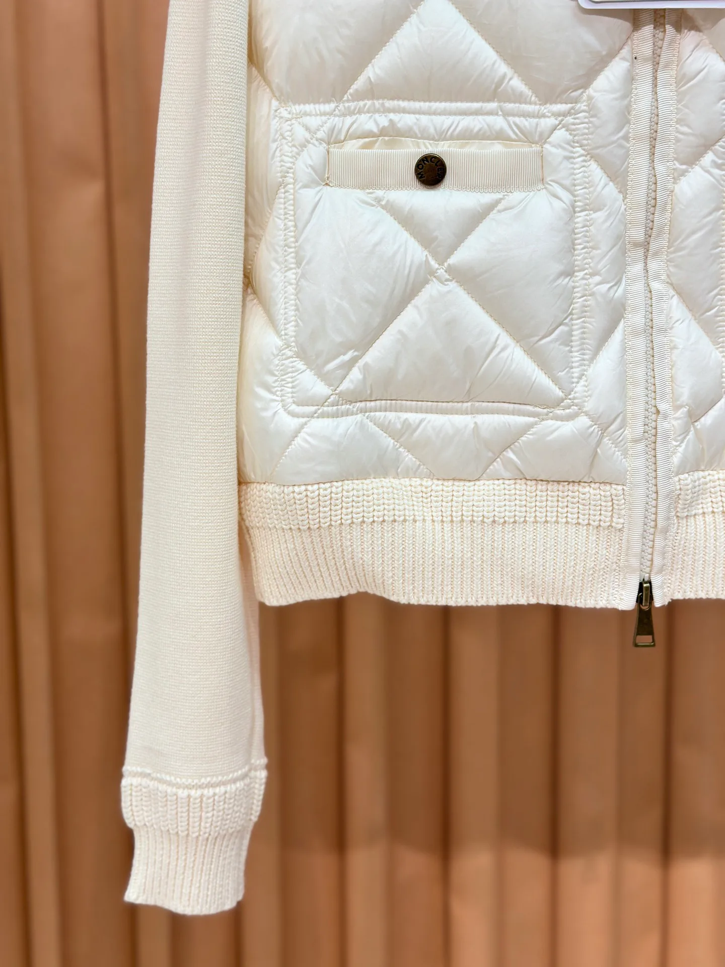 Women's Jackets And Down Jackets MONCLER 18106079