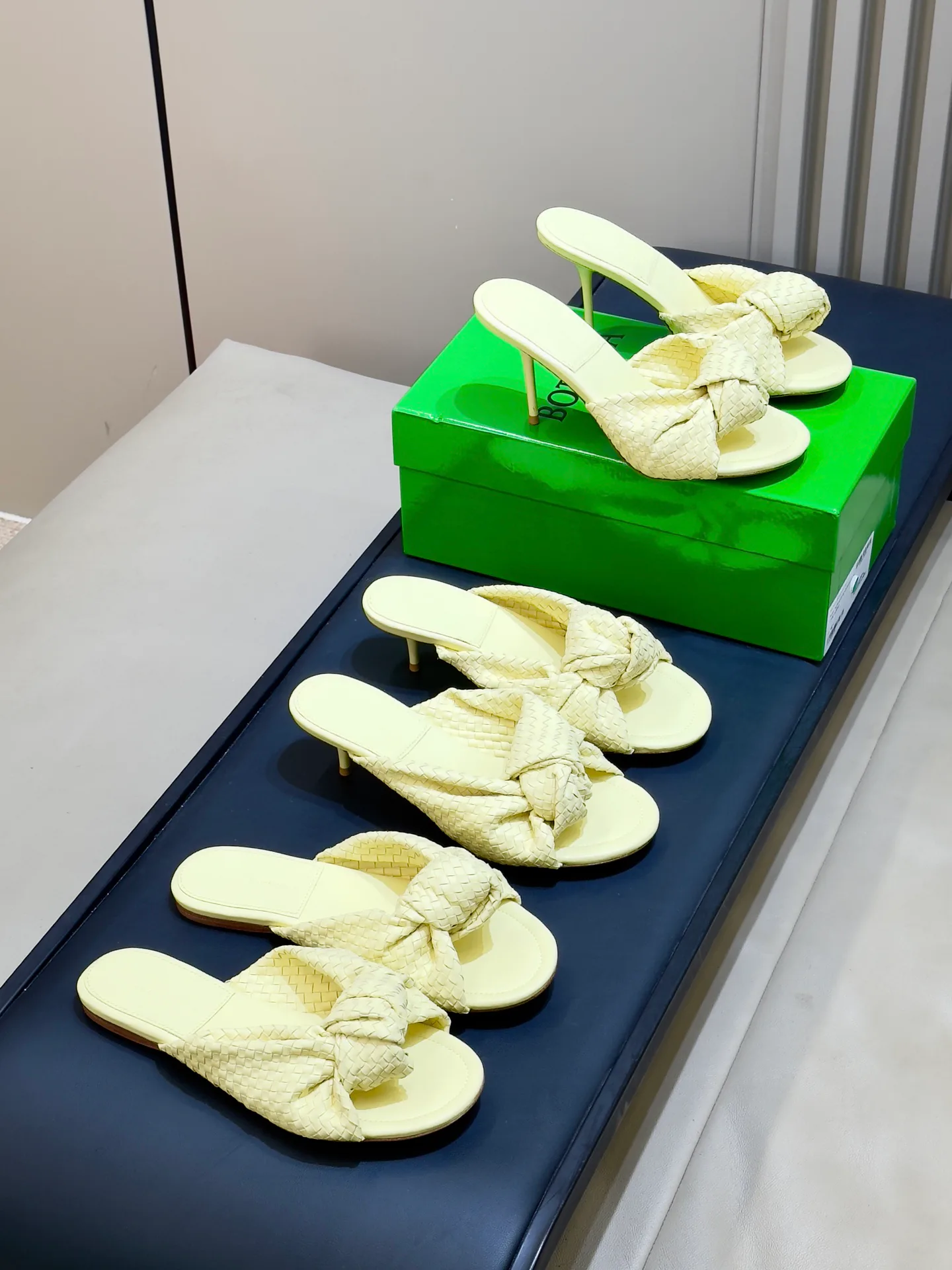 Women's Mules And Clogs BOTTEGA VENETA 18073354