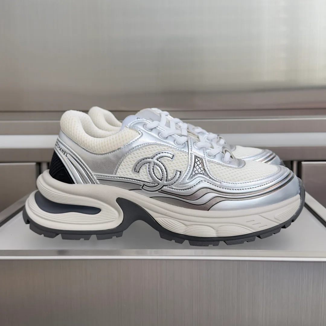 Women's Sneakers CHANEL 19552578
