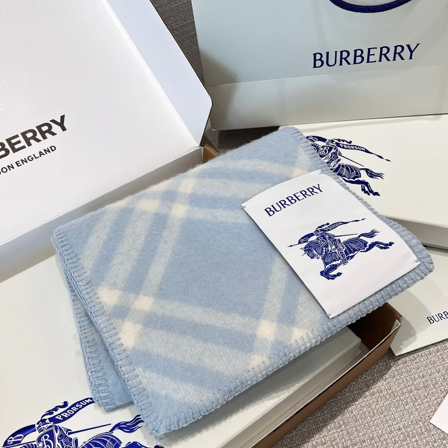 Scarves BURBERRY 17945211