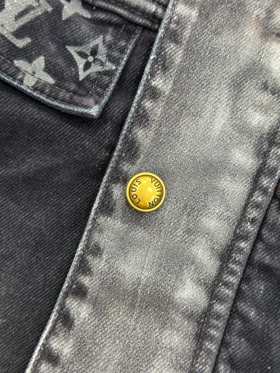 Men's Jackets And Down Jackets LOUIS VUITTON 17813125