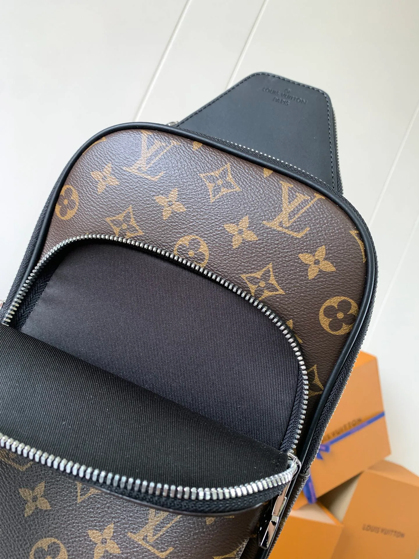 Women's Shoulder Bags LOUIS VUITTON 17948729