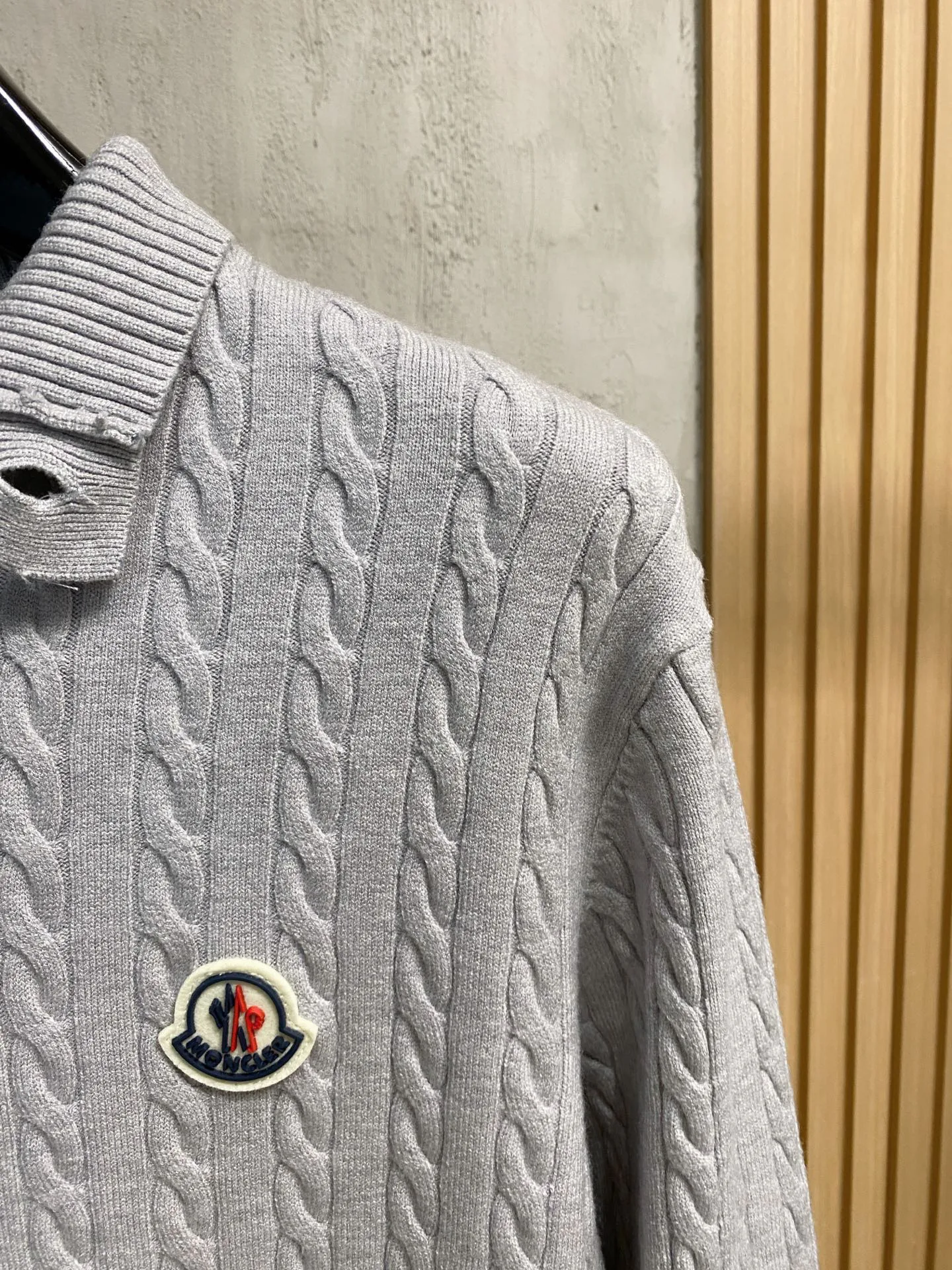 Men's Jumpers And Sweaters MONCLER 18098172