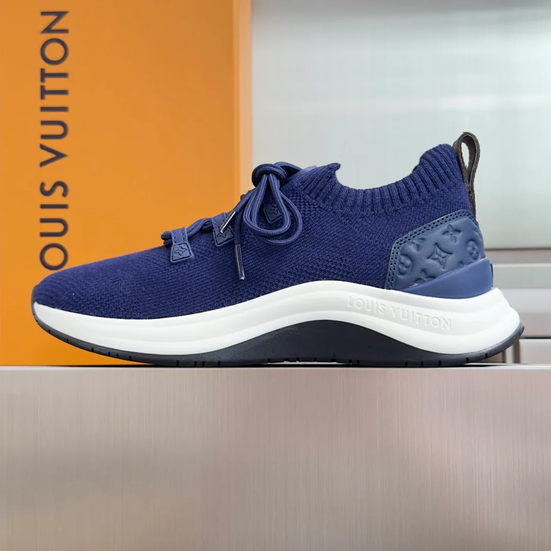 Women's Sneakers LOUIS VUITTON 17950530