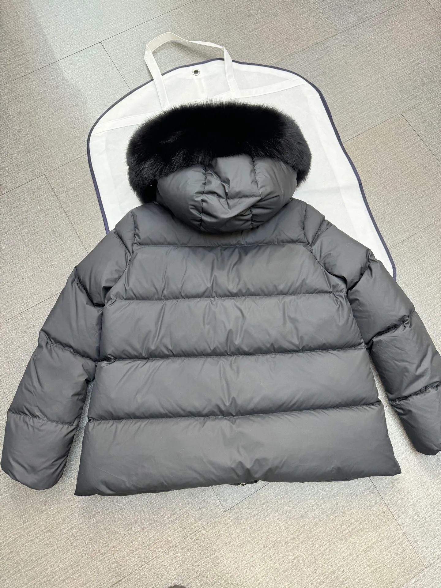 Women's Jackets And Down Jackets MONCLER 18130015