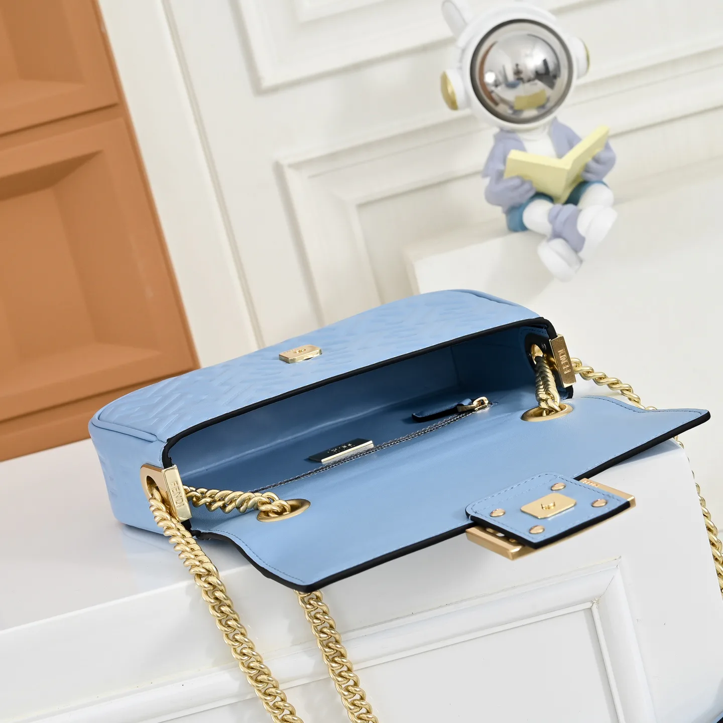 Классические Сумки Женские Fendi 18676184