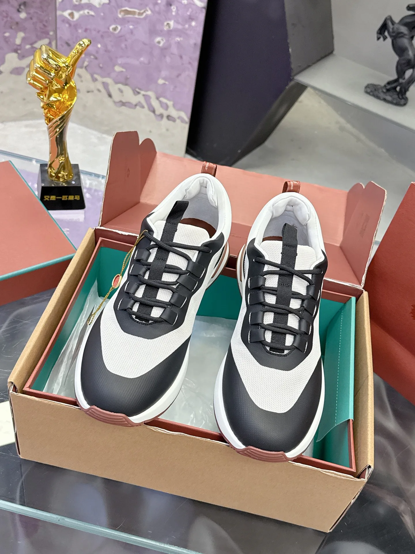 Men's Sneakers LORO PIANA 17368524