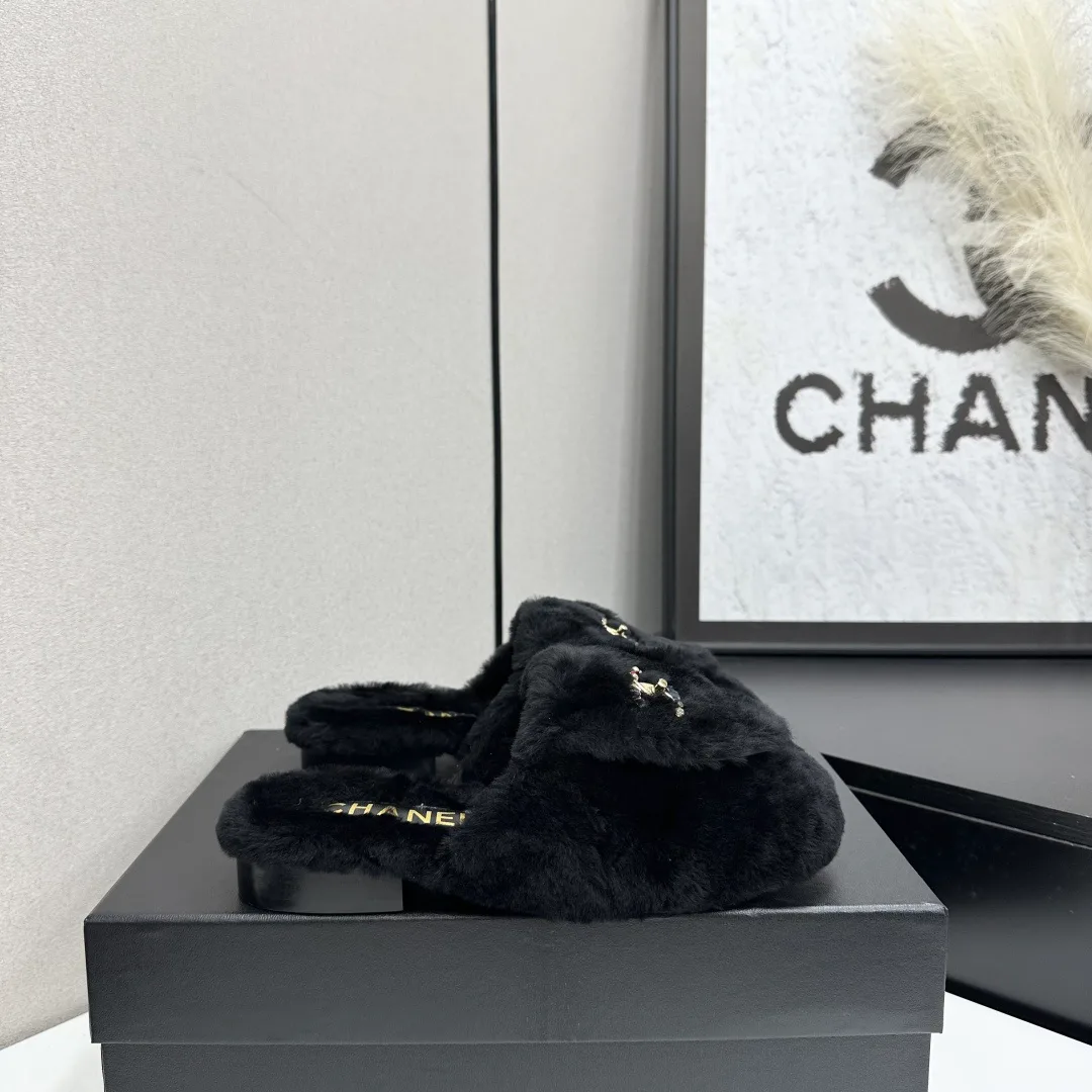 Women's Slippers CHANEL 18436111