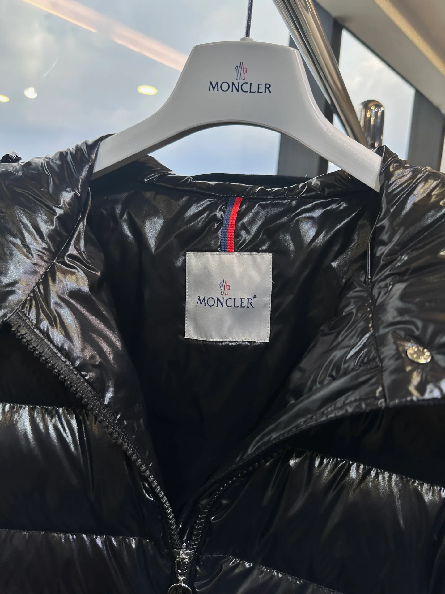 Women's Jackets And Down Jackets MONCLER 18508601