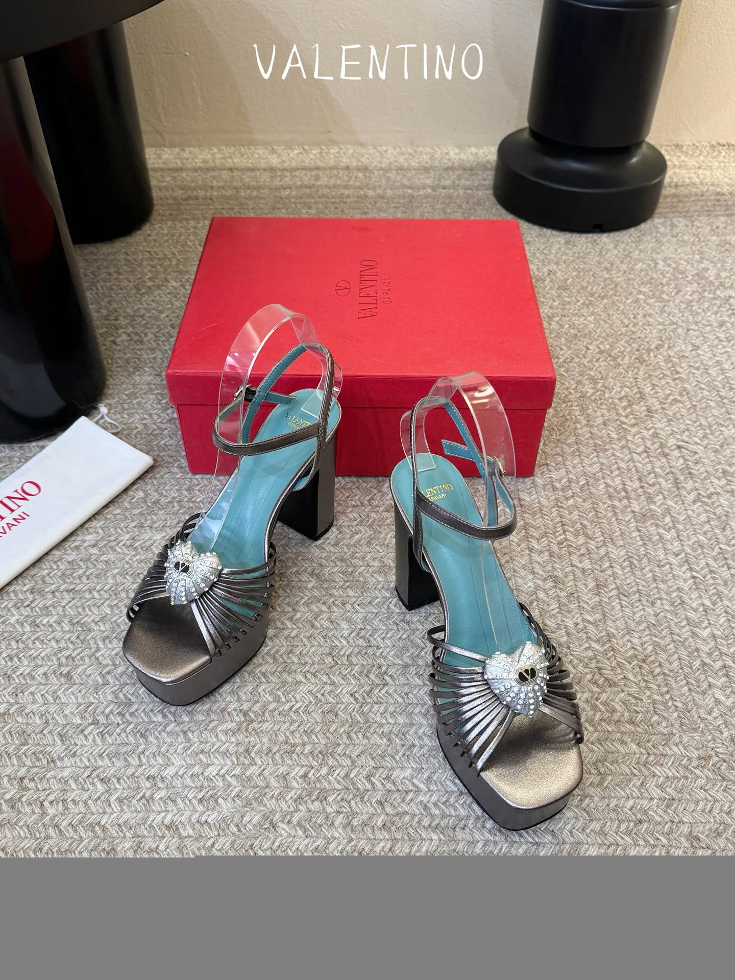 Women's Open-Toe Sandals VALENTINO 17396956