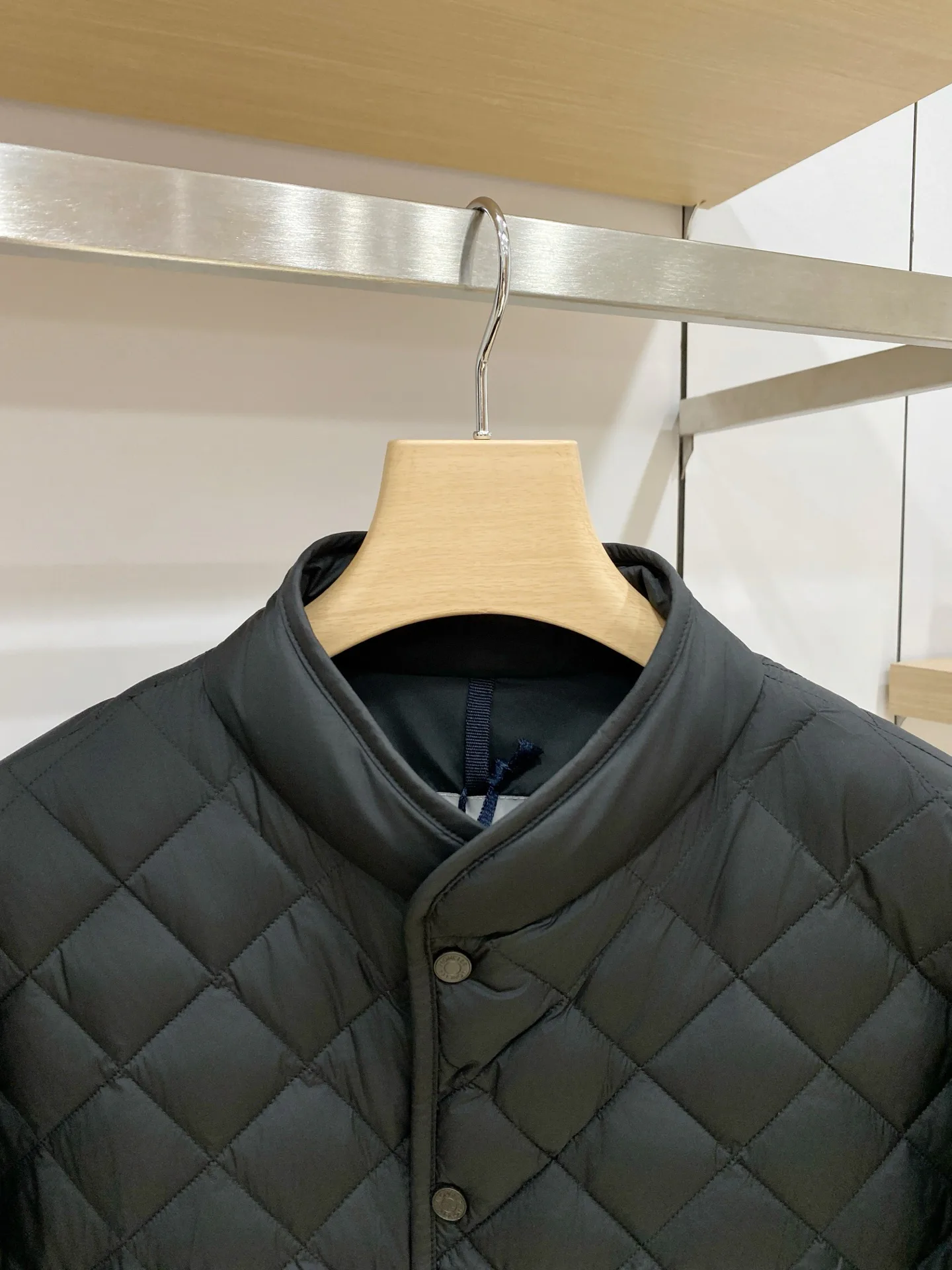 Men's Jackets And Down Jackets MONCLER 18374649