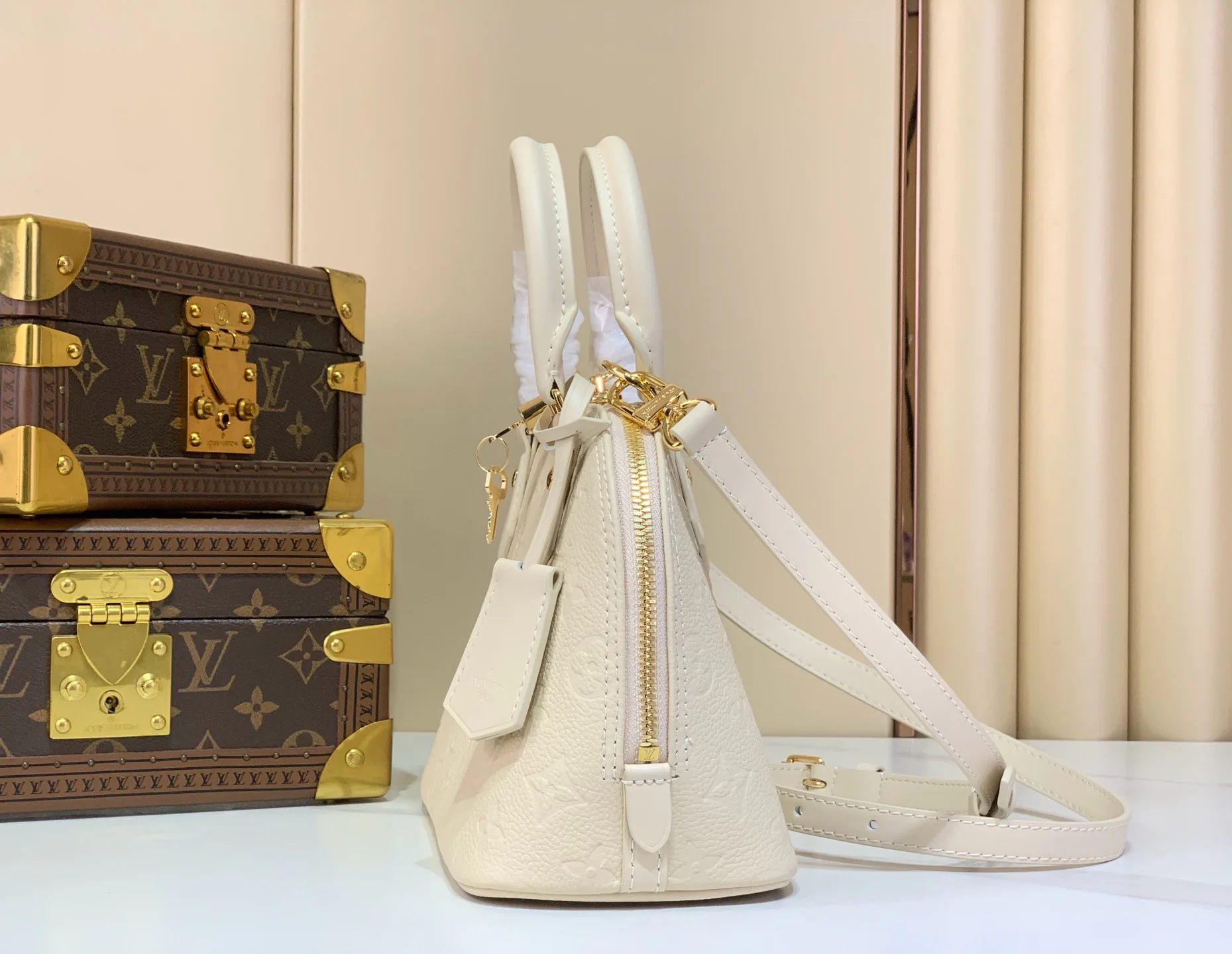 Women's Classic Handbags LOUIS VUITTON 17499358
