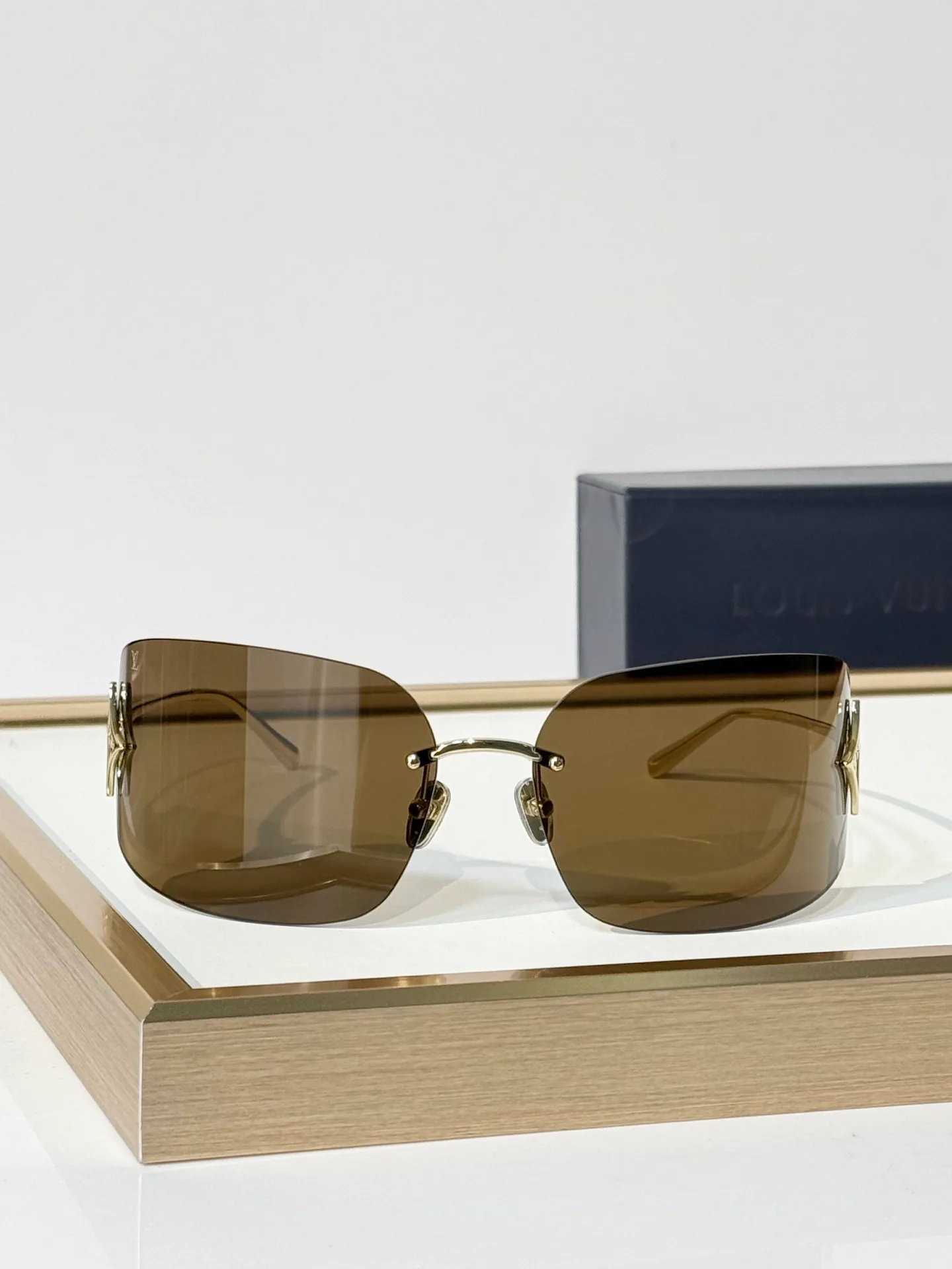 Glasses LOUIS VUITTON 18117693