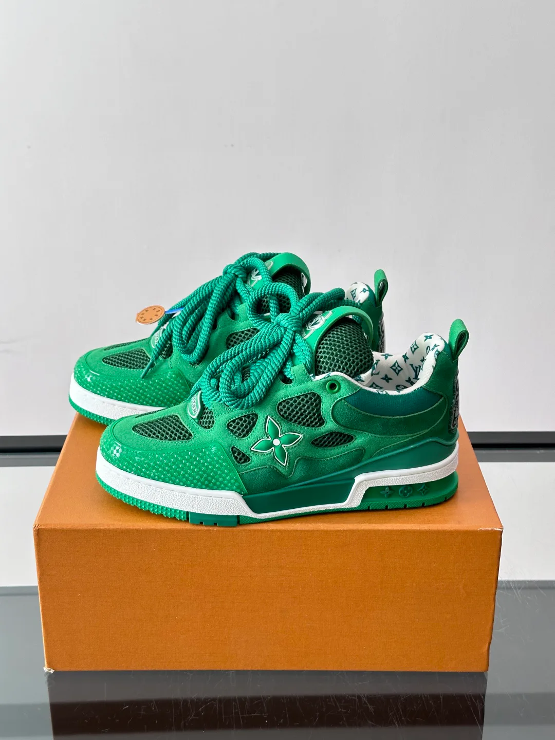 Women's Sneakers LOUIS VUITTON 17588546