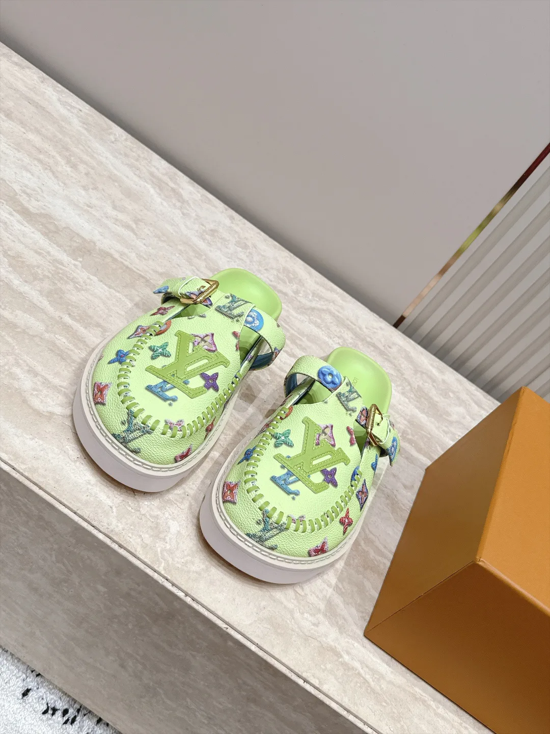 Women's Mules And Clogs LOUIS VUITTON 18198376