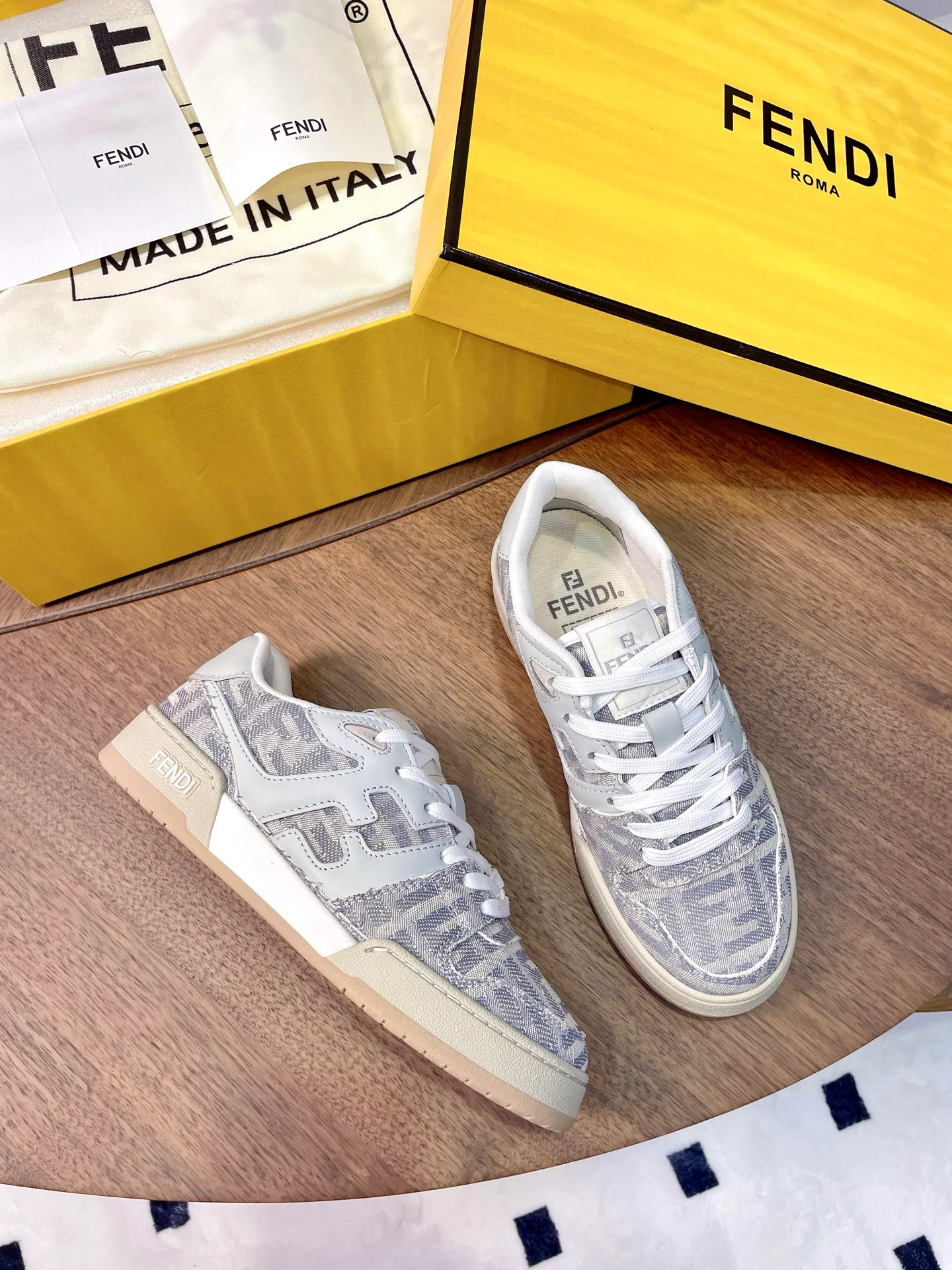 Women's Sneakers FENDI 17957354