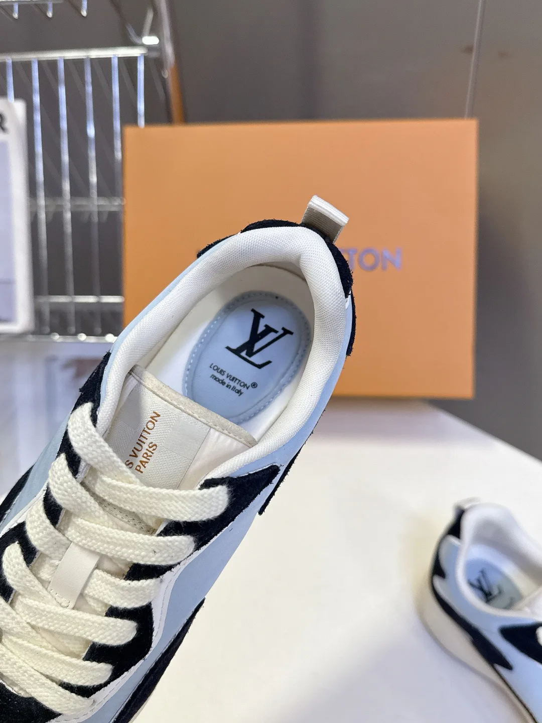 Men's Sneakers LOUIS VUITTON 18404680