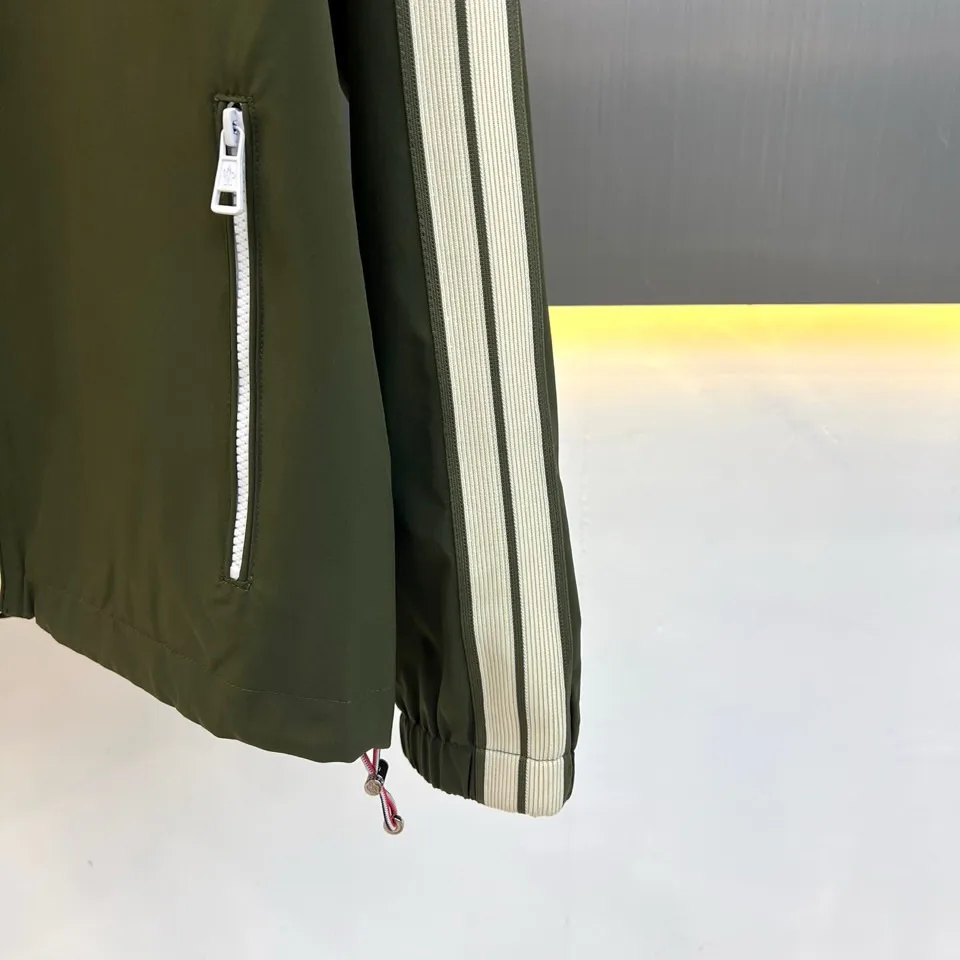 Men's Jackets And Down Jackets MONCLER 18416774