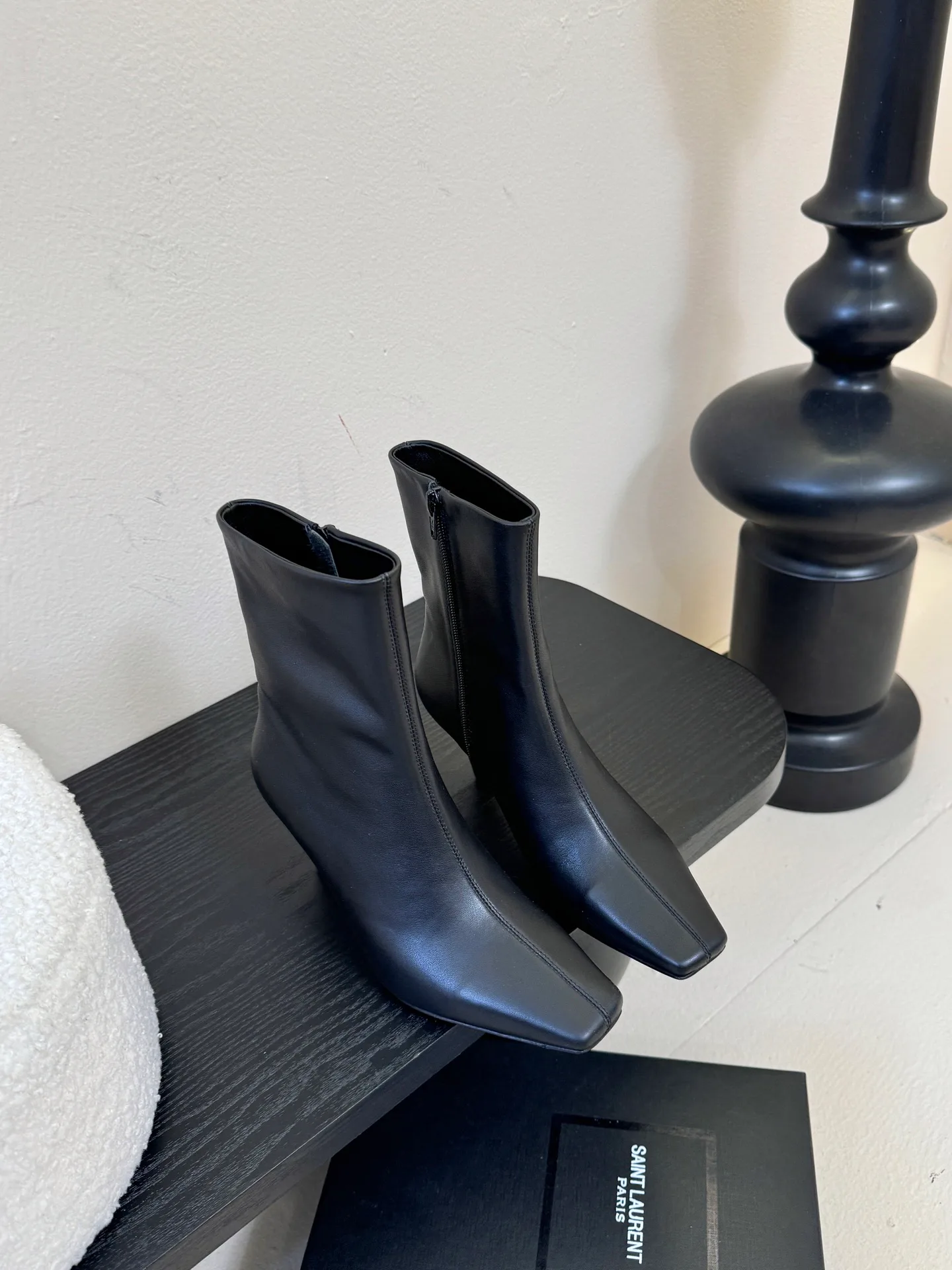 Women's Booties SAINT LAURENT 17802674