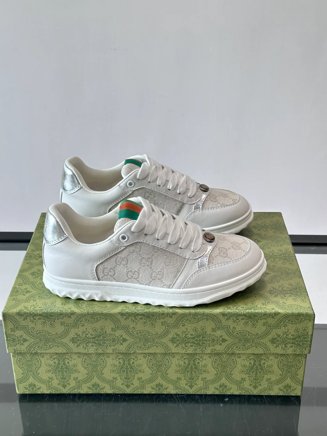 Women's Sneakers GUCCI 17069304