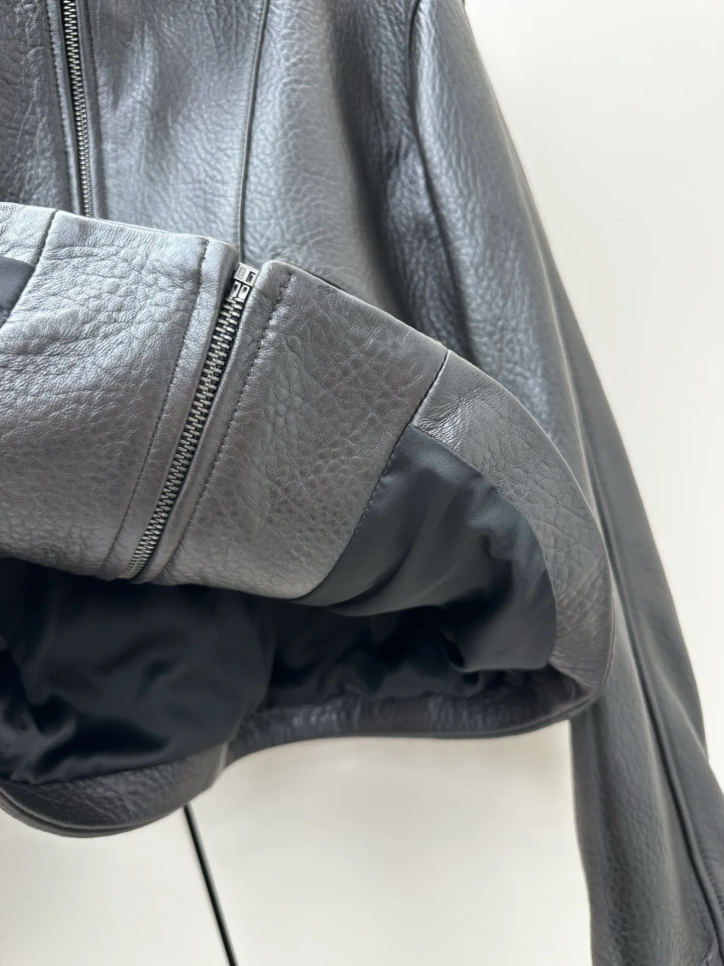 Women's Leather Jackets And Sheepskin Coats SAINT LAURENT 18061022