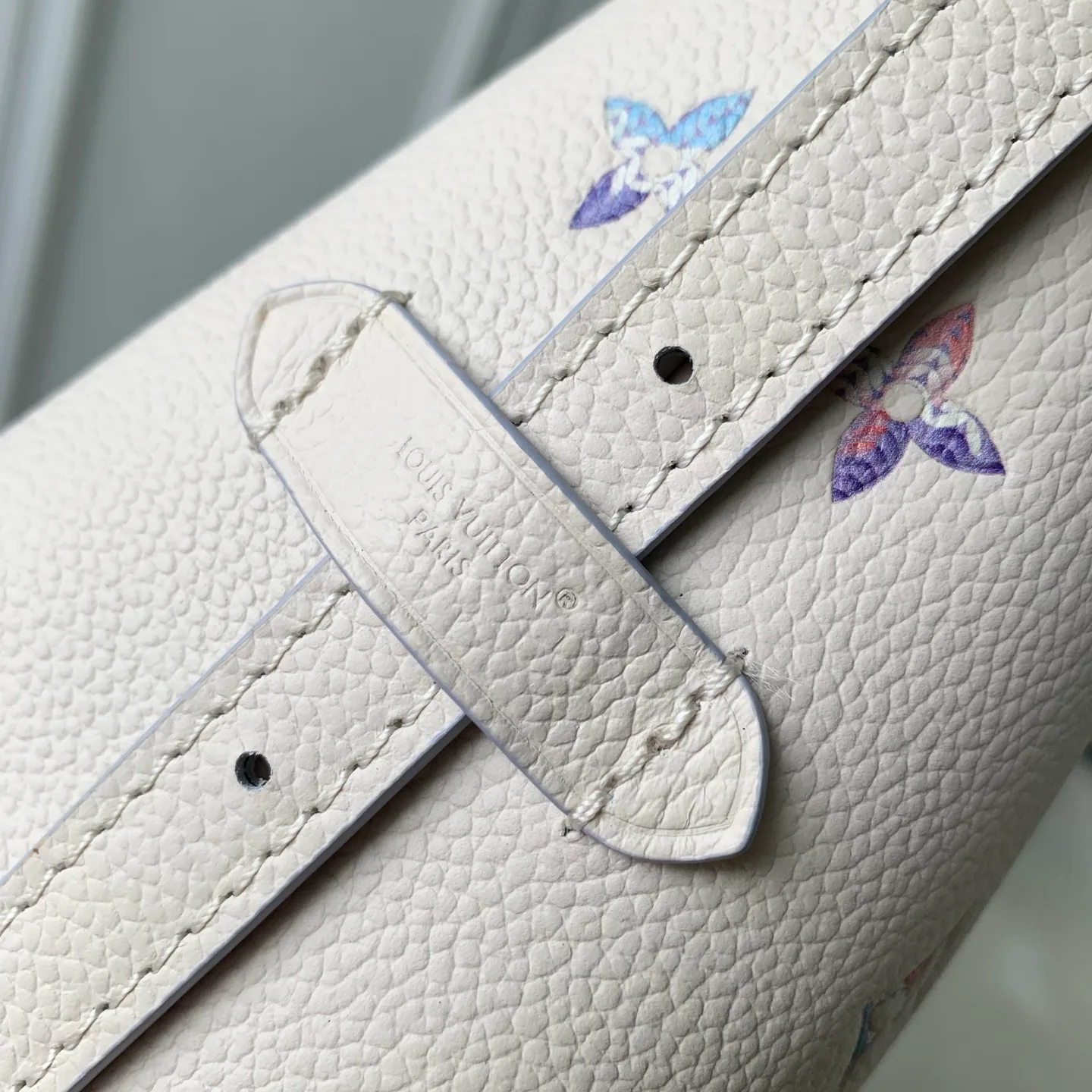 Women's Classic Handbags LOUIS VUITTON 18147487