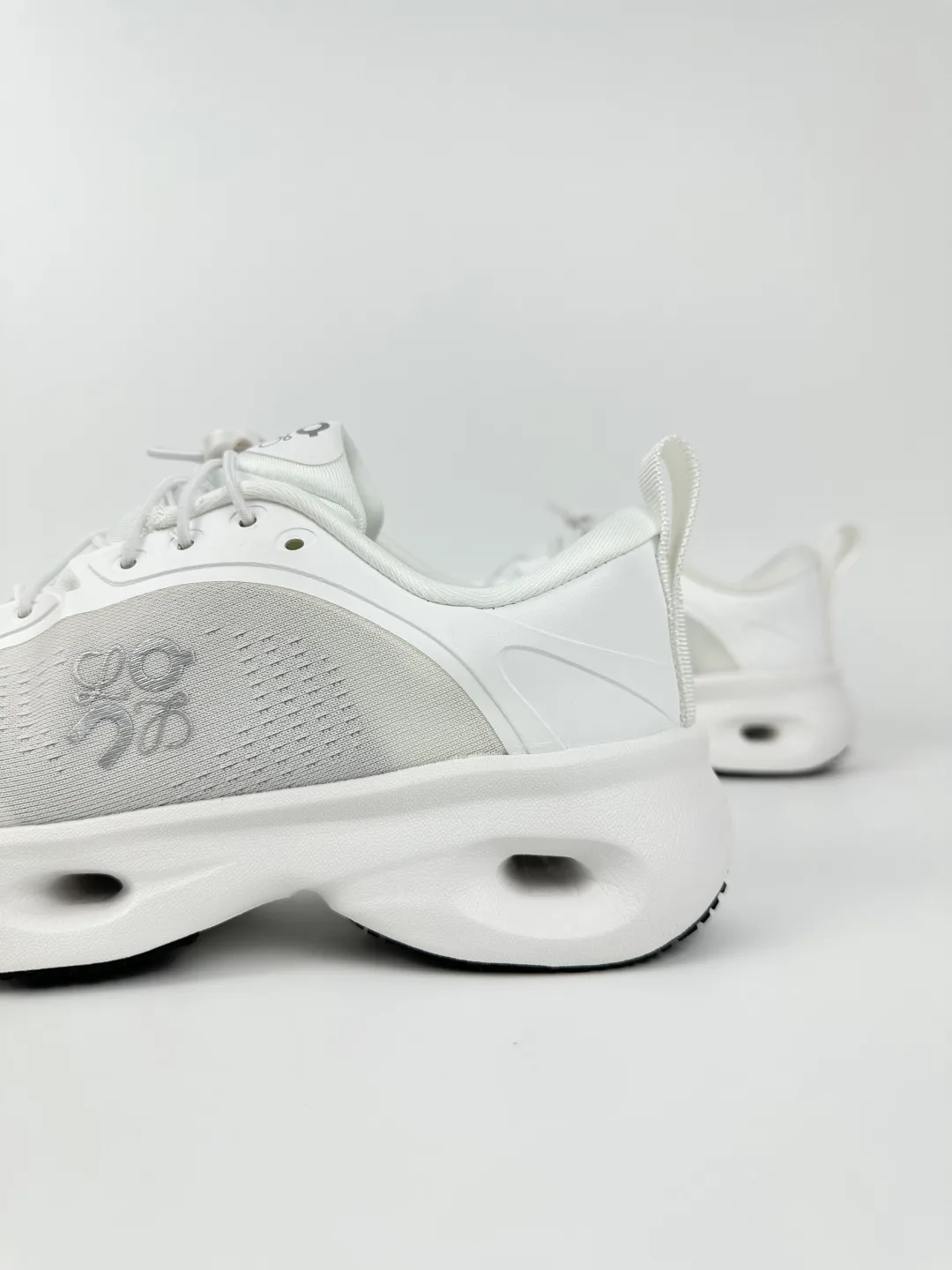 Women's Sneakers LOEWE 18101043