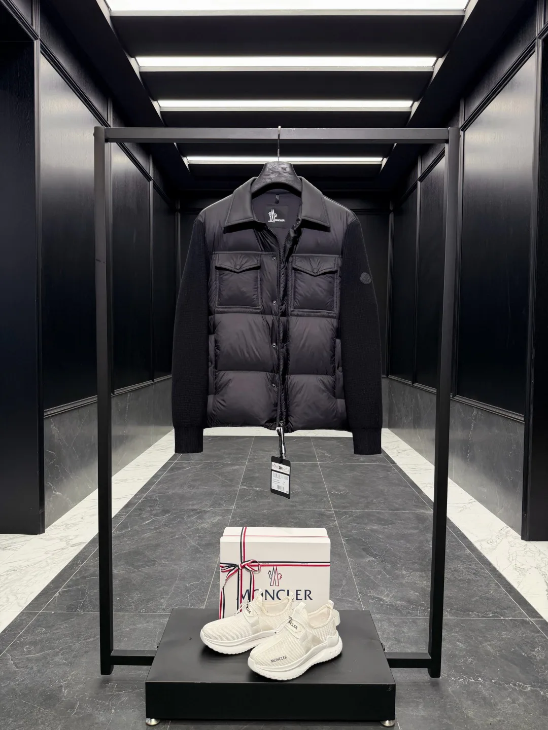Men's Jackets And Down Jackets MONCLER 18416867