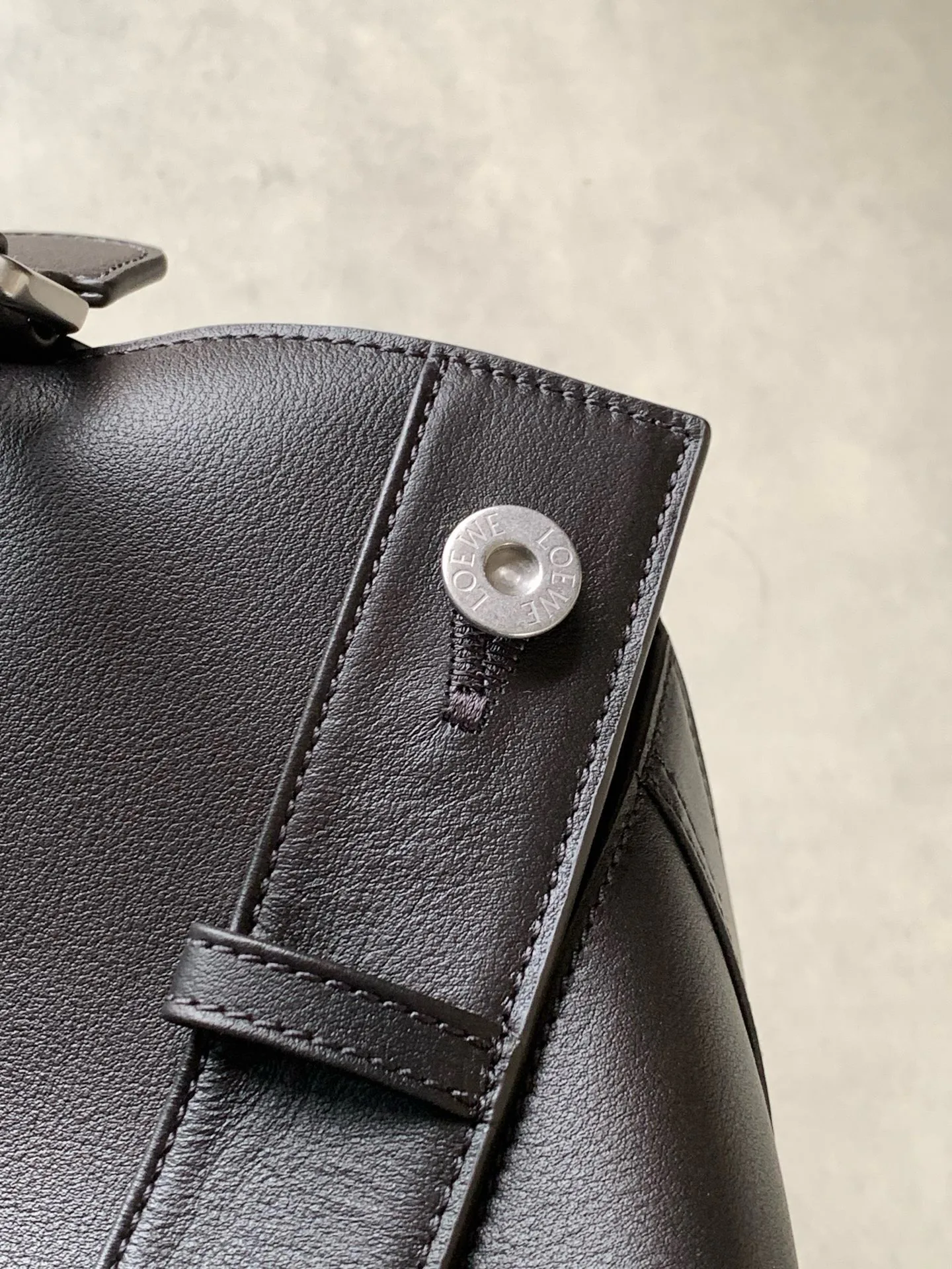 Women's Classic Handbags LOEWE 17220996