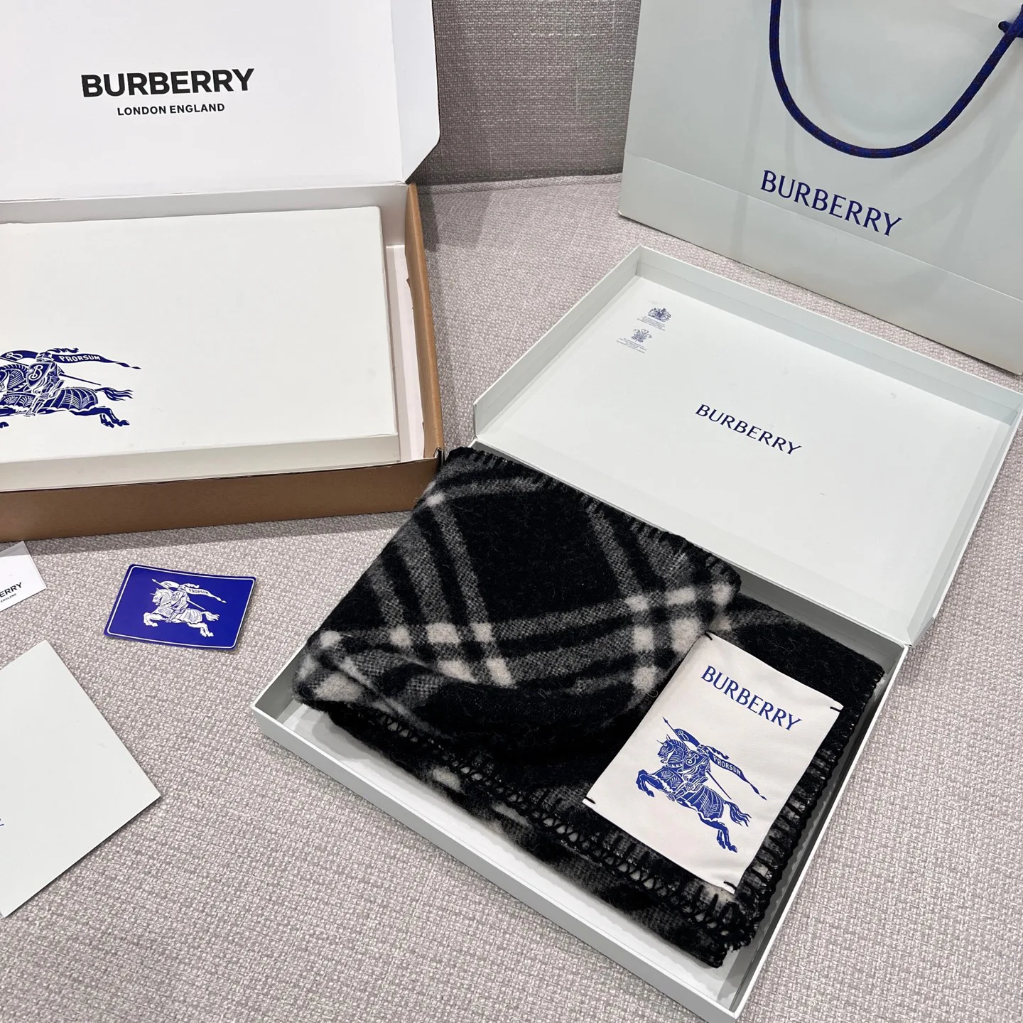 Scarves BURBERRY 17945333