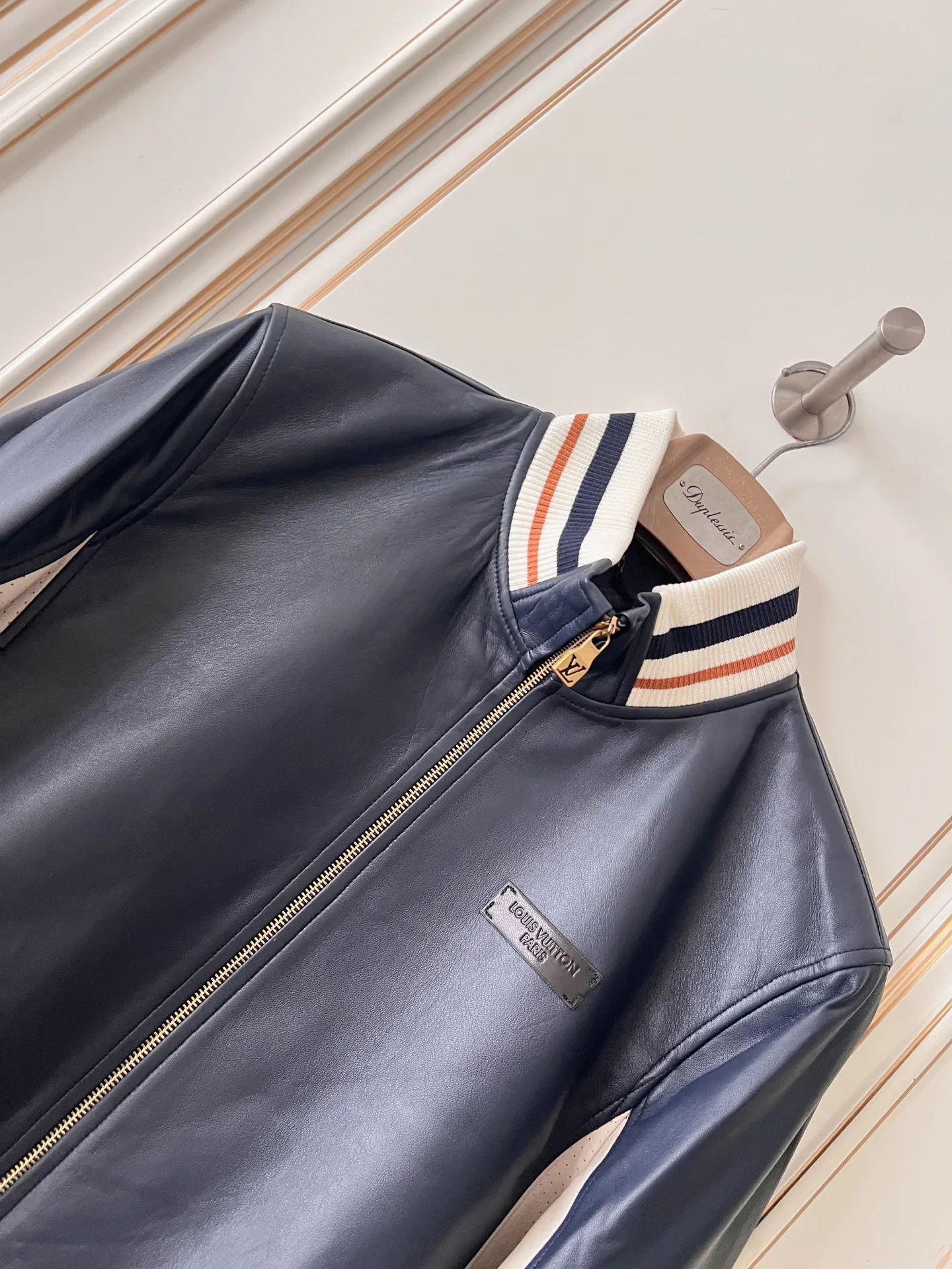 Women's Leather Jackets And Sheepskin Coats LOUIS VUITTON 18409021